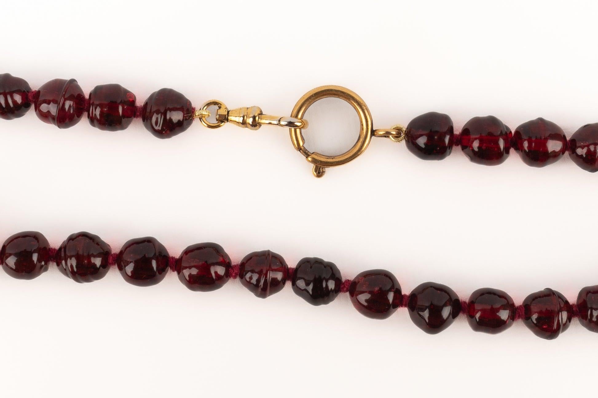 Chanel Long Garnet-red Glass Pearl Necklace, 1980s For Sale 6