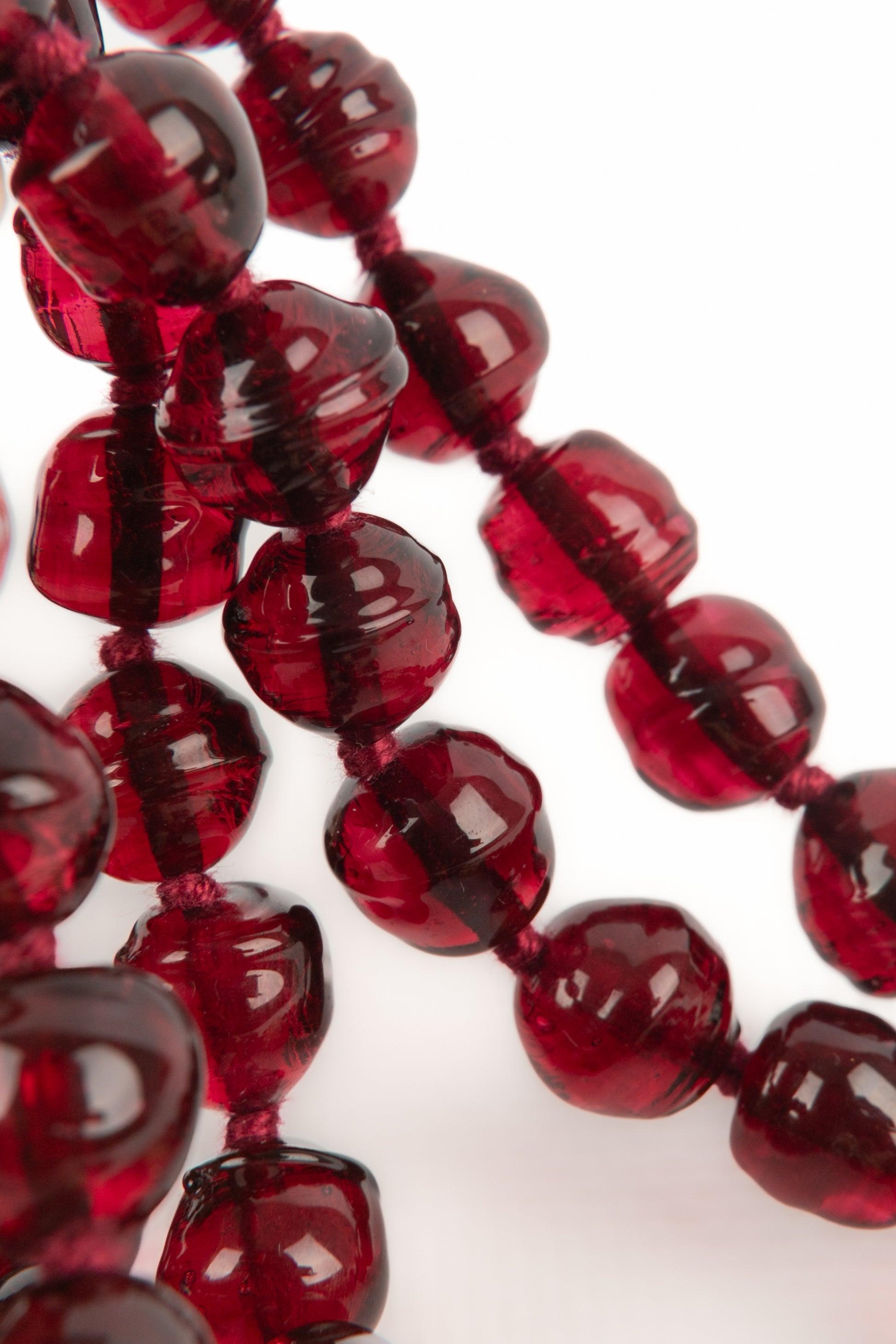 Chanel Long Garnet-red Glass Pearl Necklace, 1980s For Sale 1