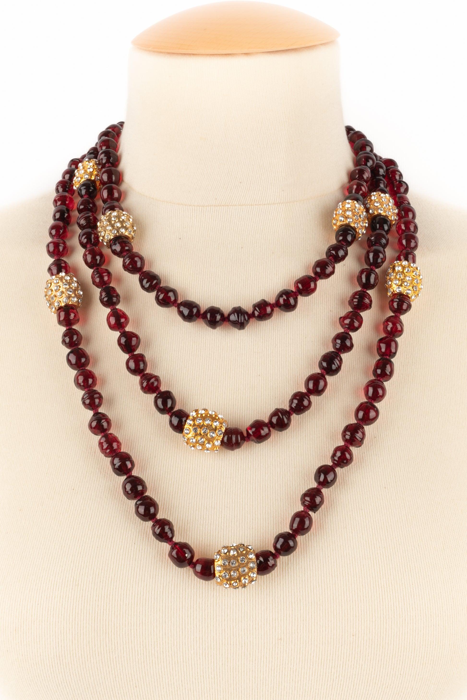 Chanel Long Garnet-red Glass Pearl Necklace, 1980s For Sale 3