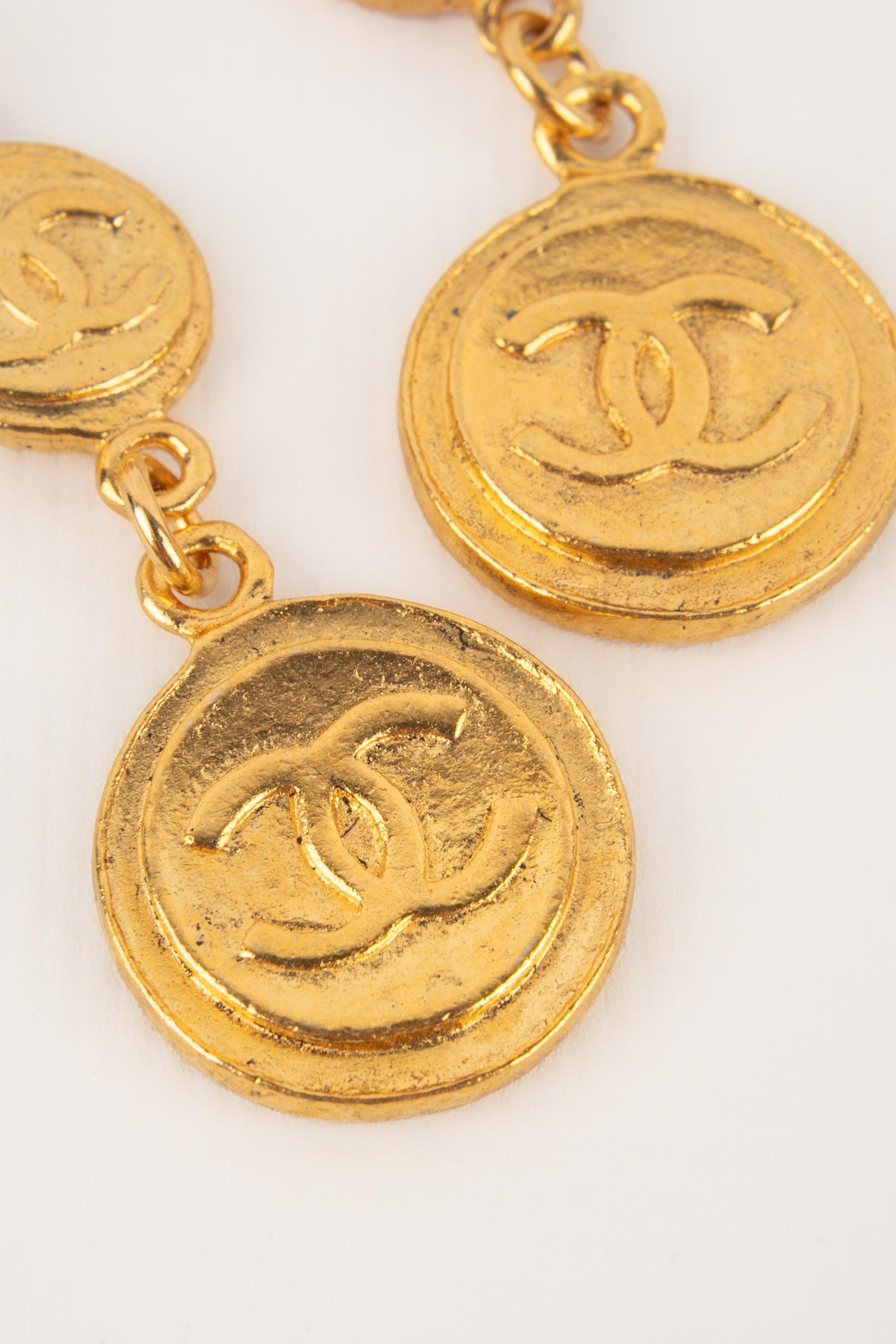 Chanel Long Golden Metal Clip-on Earrings with Pearly Cabochons, 1990s 1
