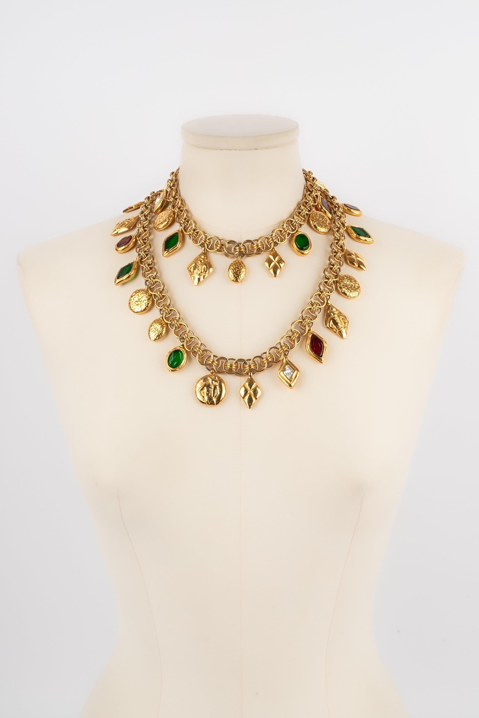 Women's Chanel Long Golden Metal Necklace, 1980s For Sale