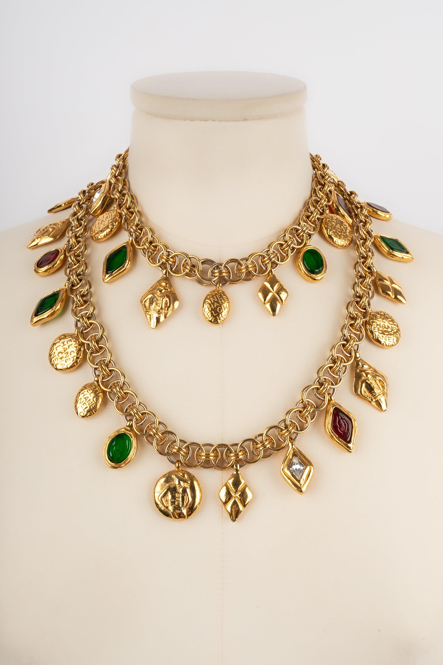 Chanel Long Golden Metal Necklace, 1980s For Sale 1