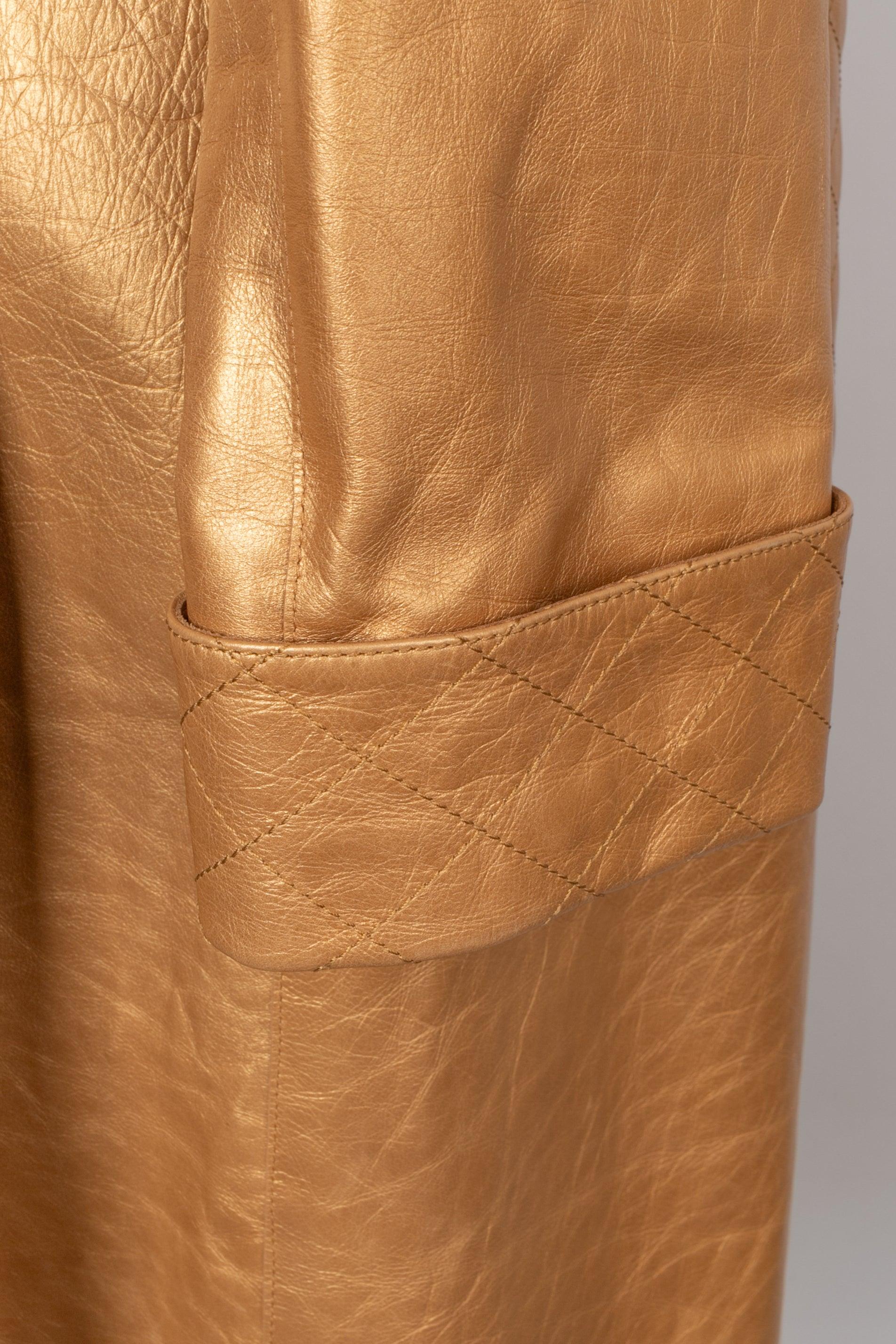 Veste longue Chanel en cuir doré et doublure en soie, 2006 2