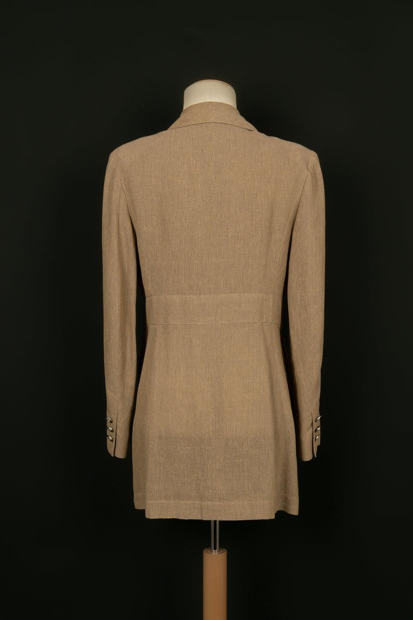 Chanel Long Jacket in Light Brown Linen In Excellent Condition For Sale In SAINT-OUEN-SUR-SEINE, FR