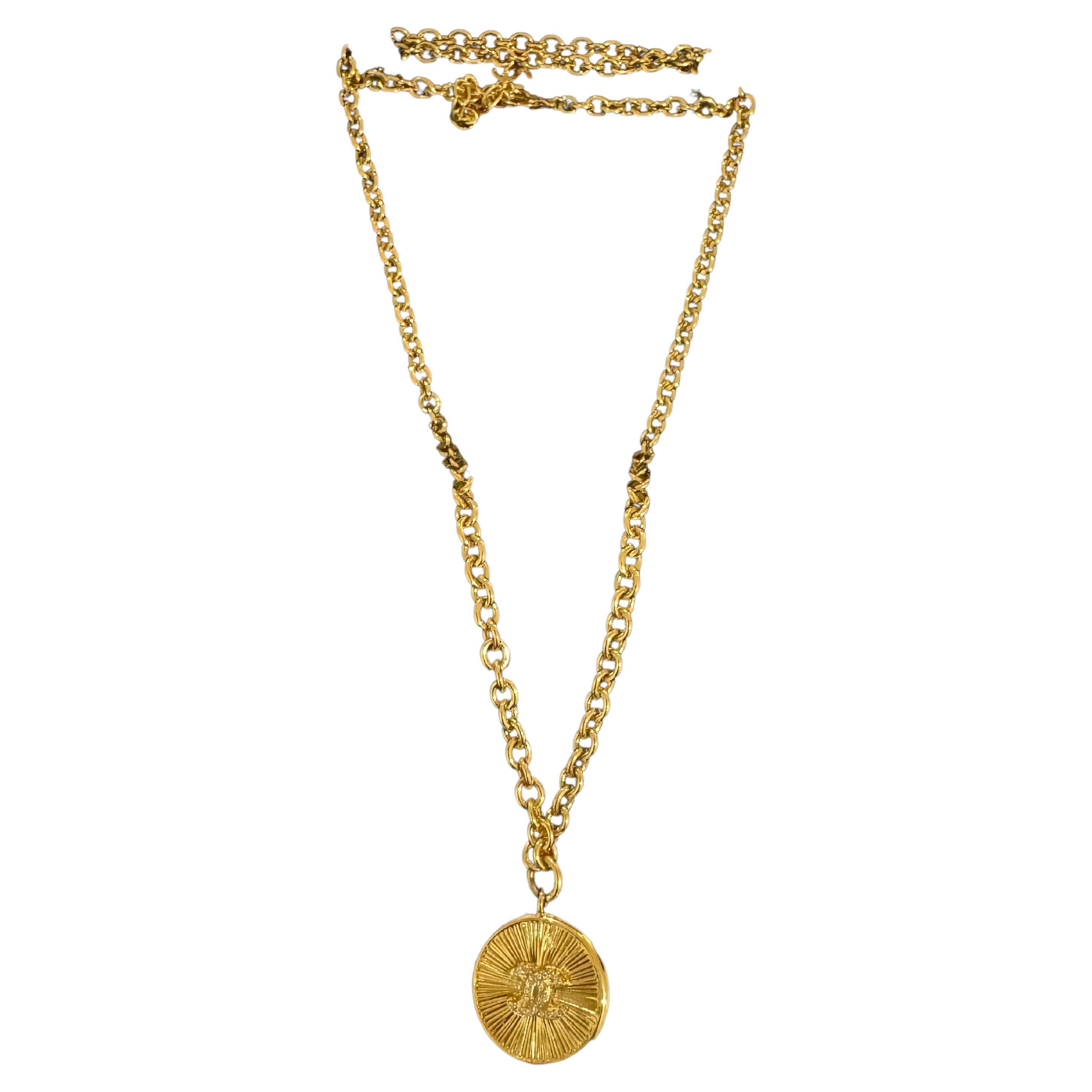Chanel long medallion necklace gold with chanel cc logo For Sale at 1stDibs