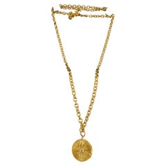 Chanel lange Medaillon-Halskette gold mit Chanel cc-Logo
