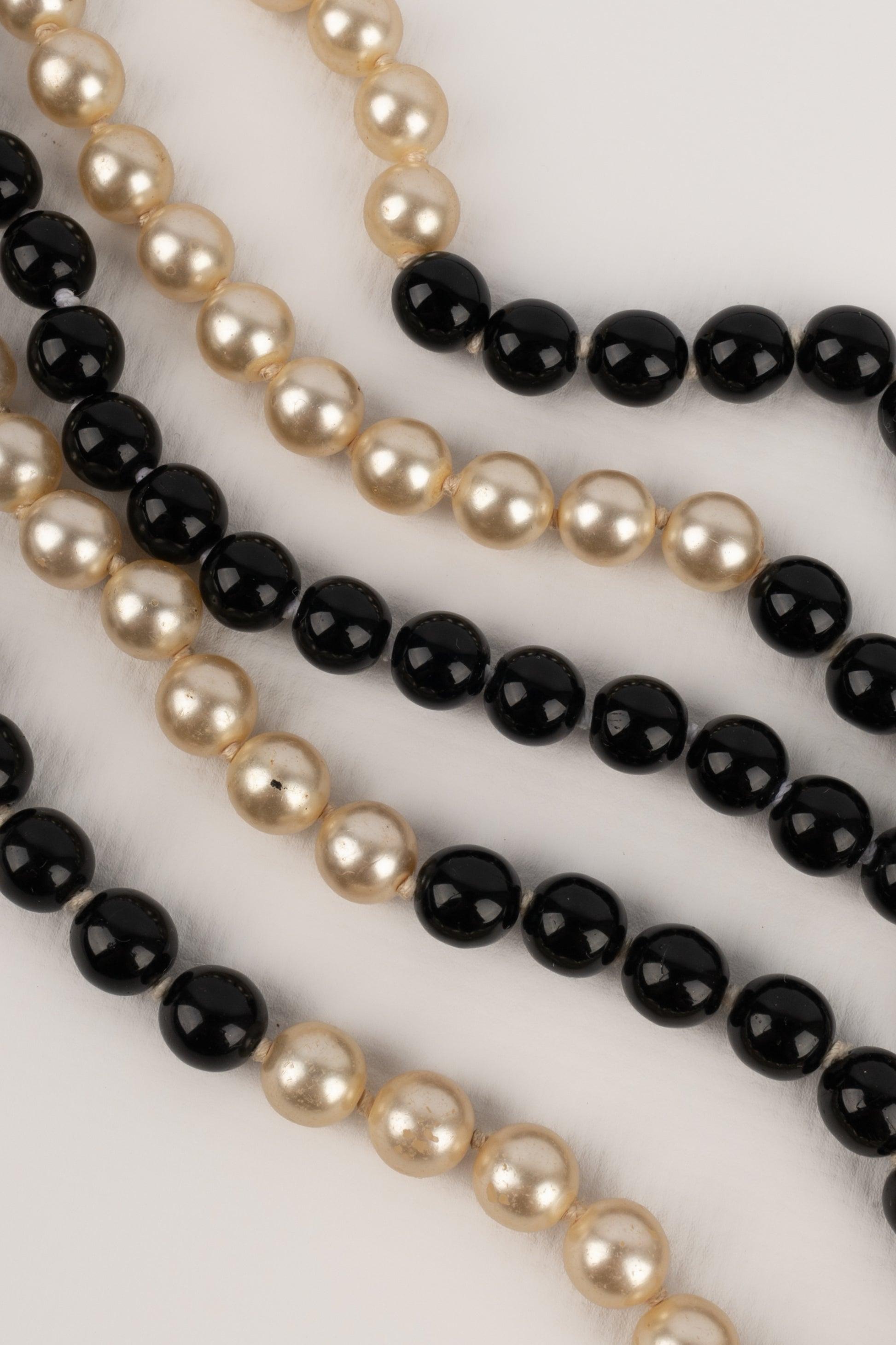 Collana lunga di perle a più file di Chanel, 2005 in vendita 1