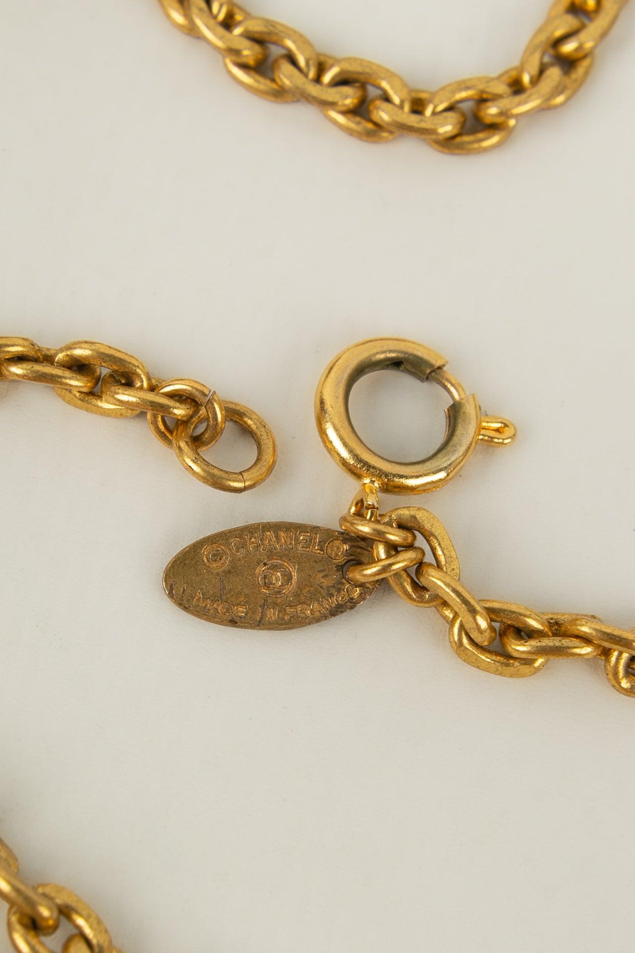Chanel Long Necklace in Gold Metal and Glass Beads 5