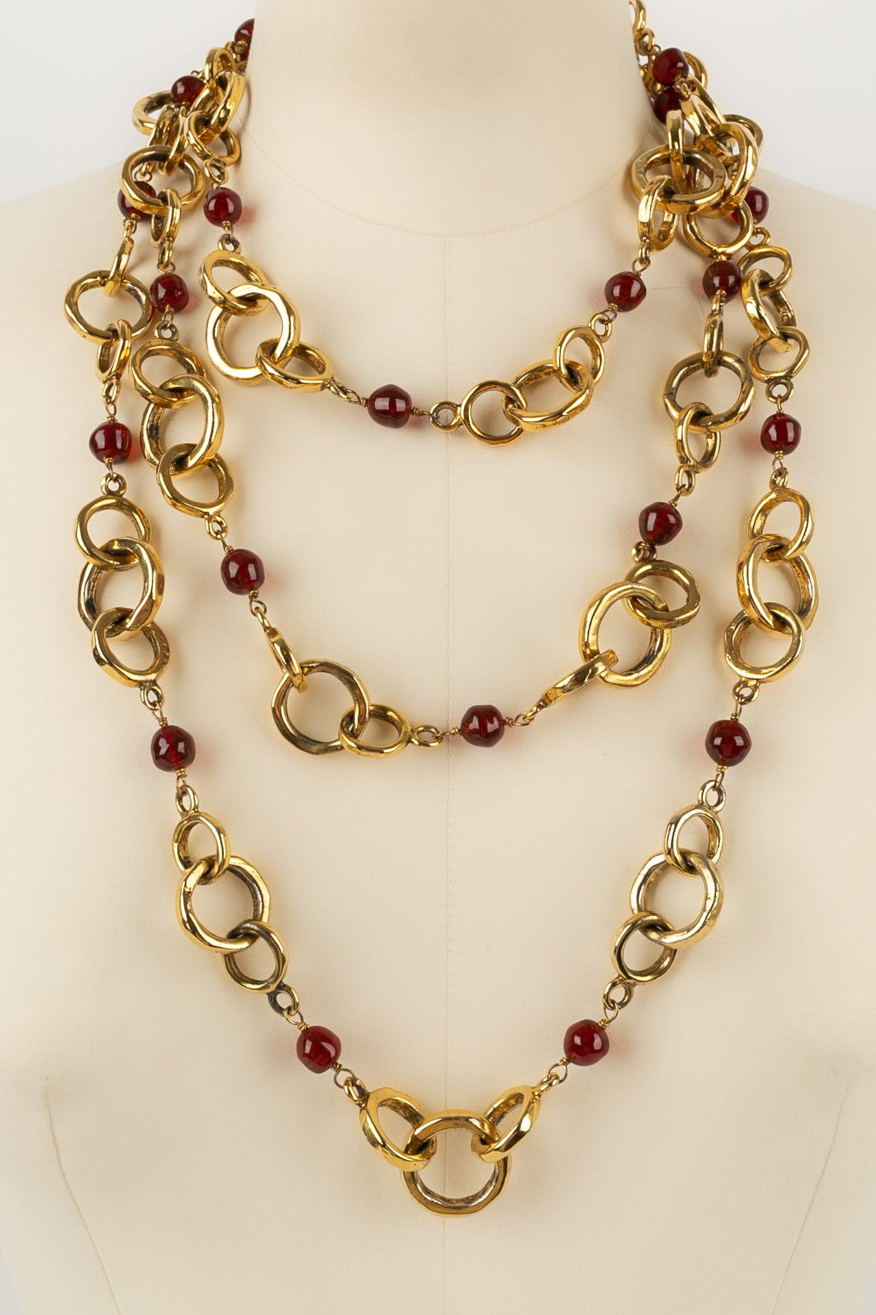 Women's Chanel Long Necklace in Gold Metal and Red Glass Beads, 1984 For Sale