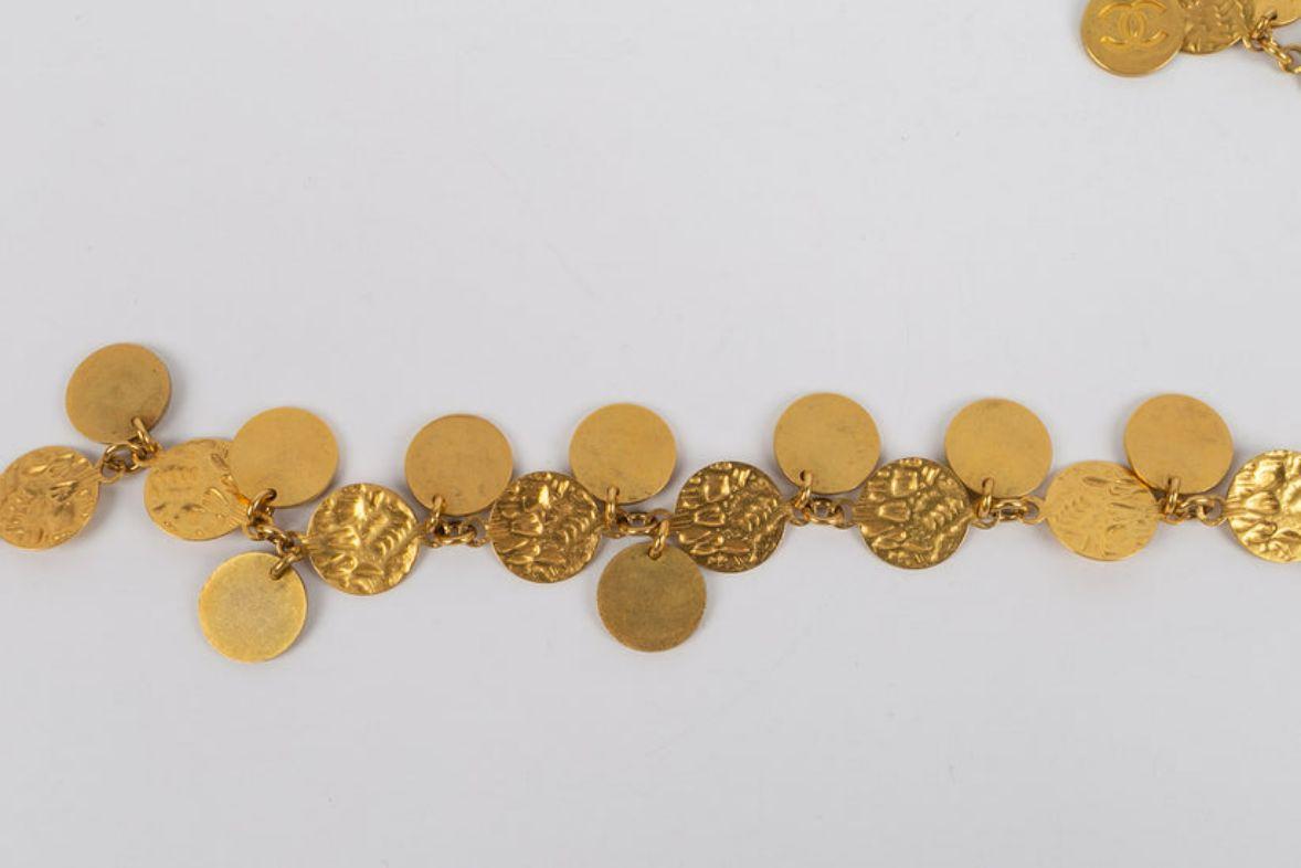 Lange Chanel-Halskette aus goldenem Metall Pastilles im Angebot 4