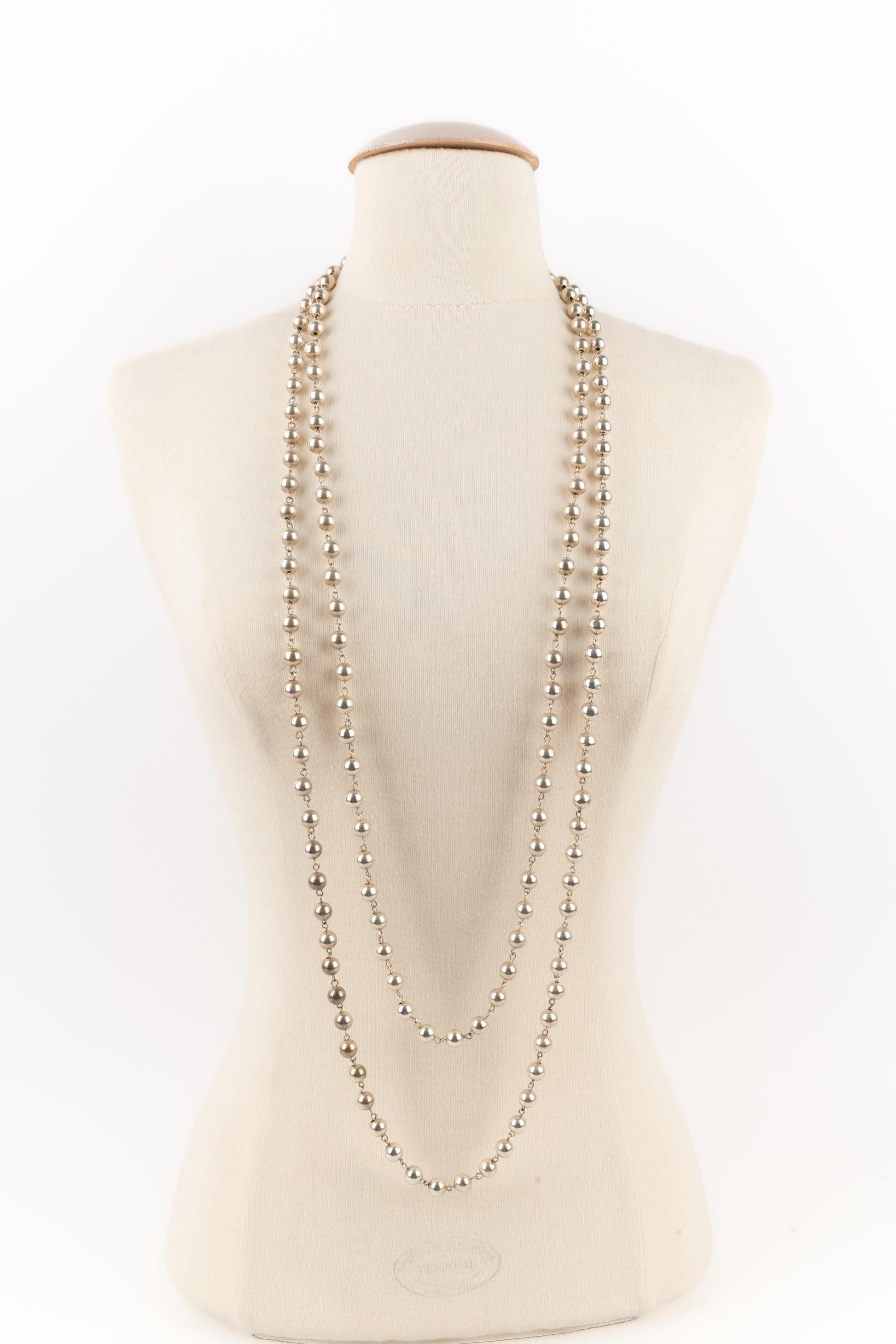 Chanel Long Necklace Made of Silvery Metallic Pearls For Sale 1