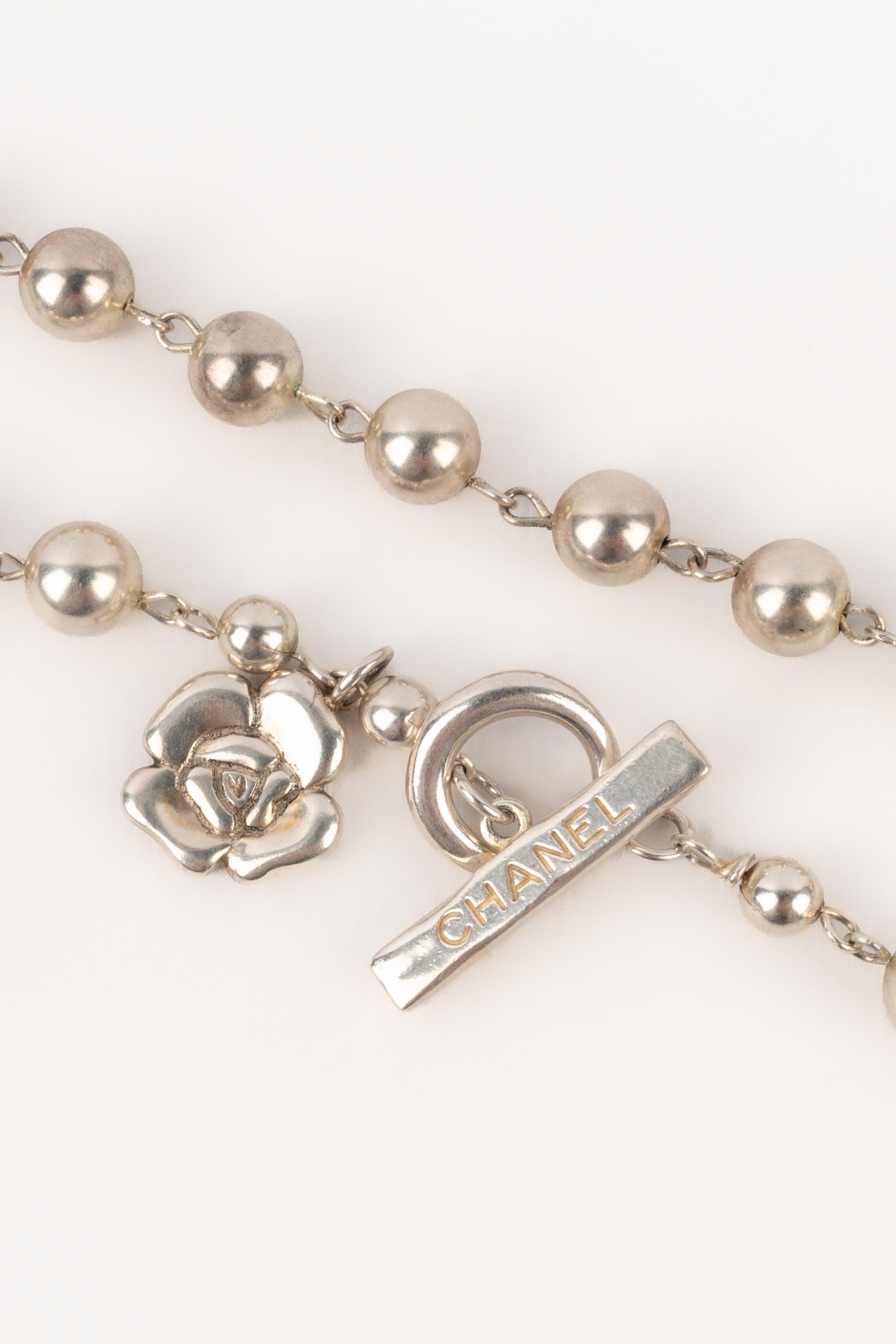 Chanel Long Necklace Made of Silvery Metallic Pearls For Sale 4