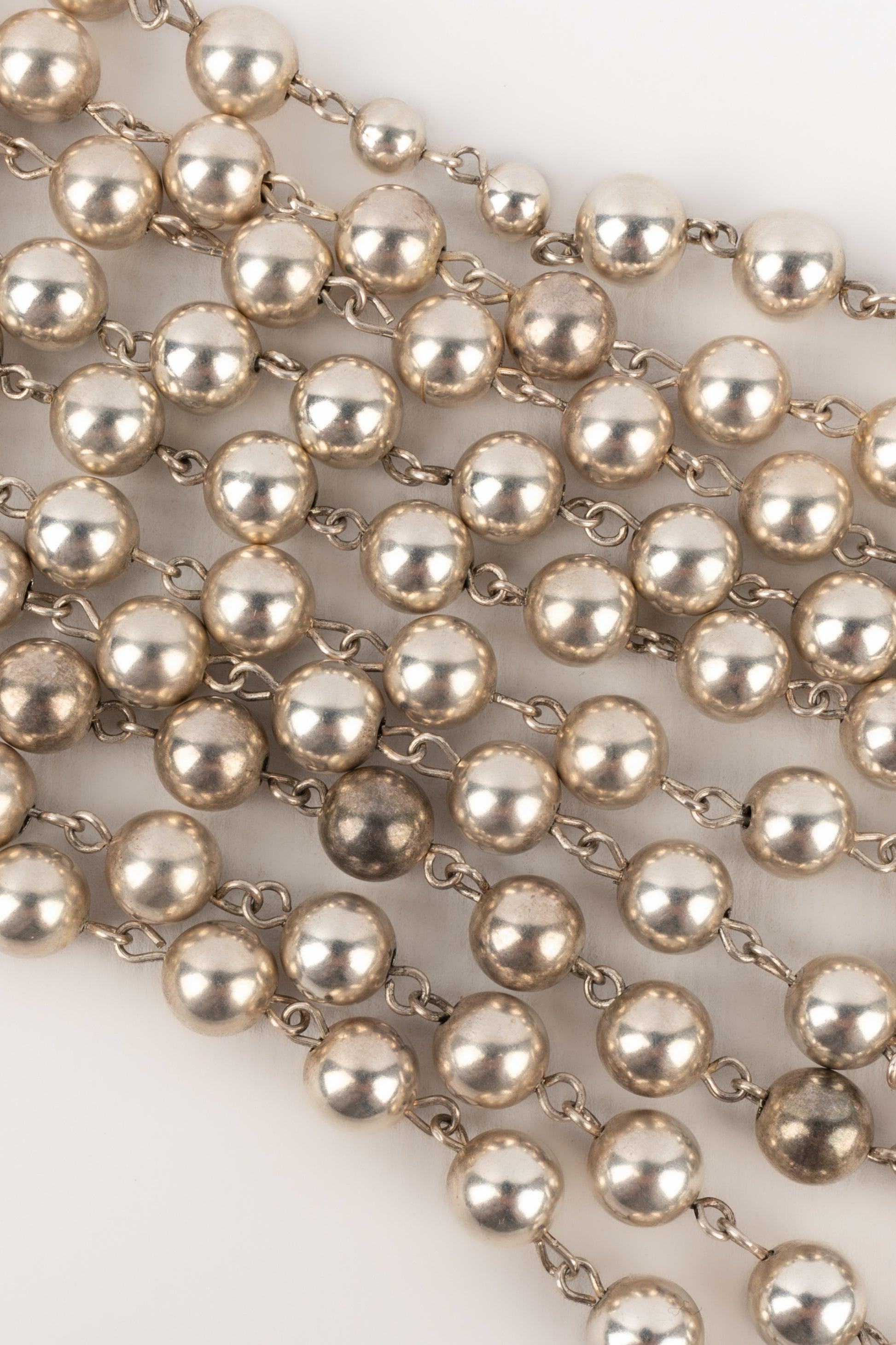 Chanel Long Necklace Made of Silvery Metallic Pearls For Sale 5