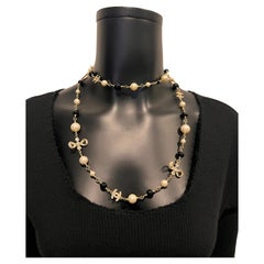 Chanel Lange Perlen- und Kristall-Halskette
