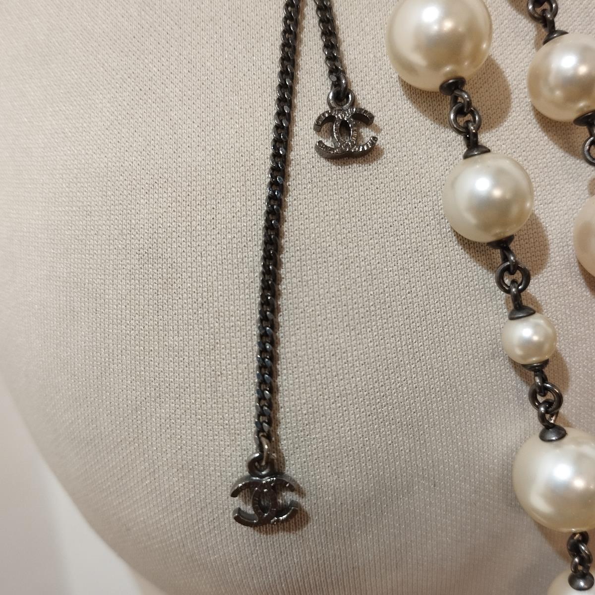 Chanel Long Pearls Necklace 1
