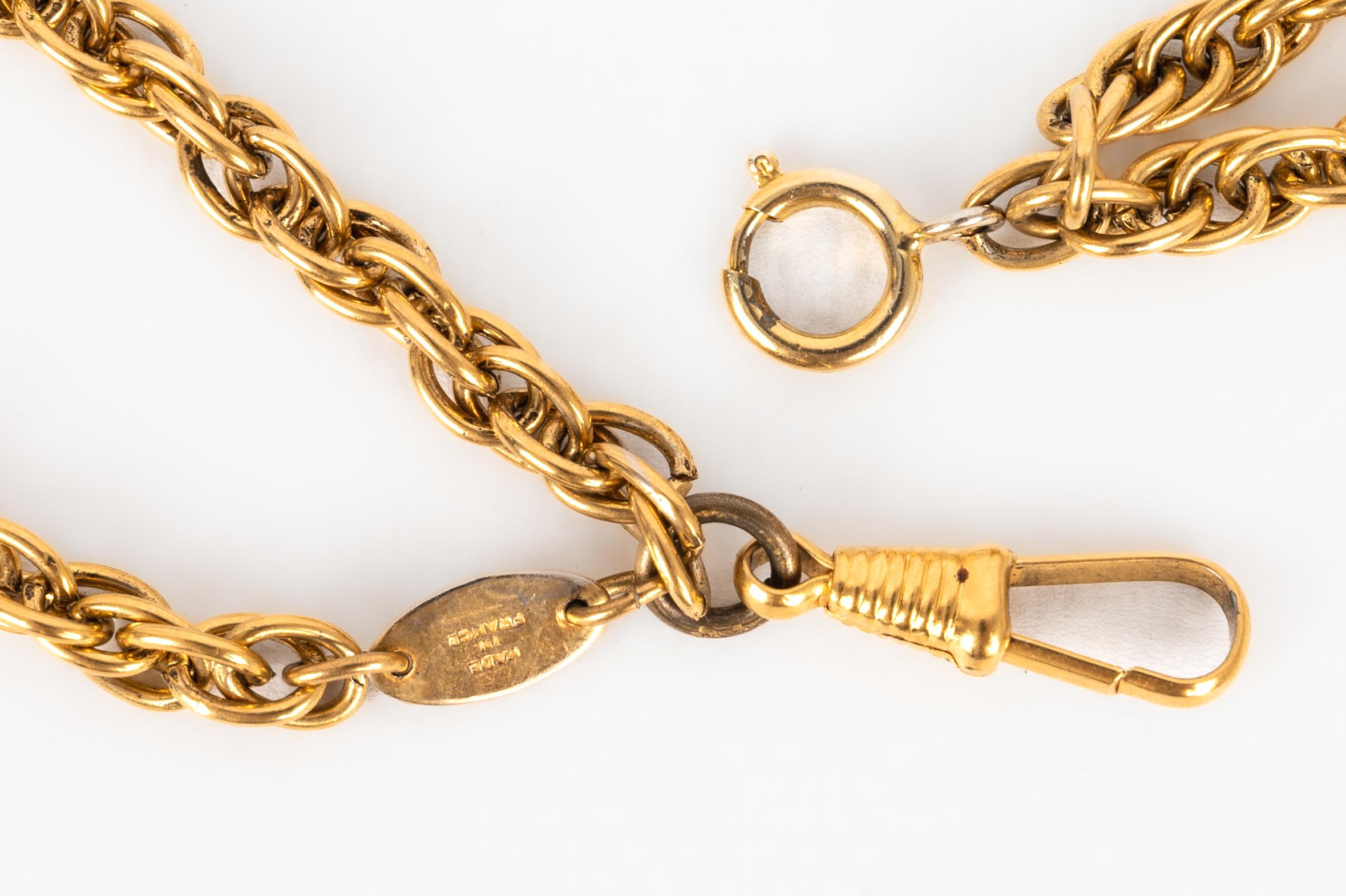 Chanel, long collier à pendentif long 1985 en vente 1