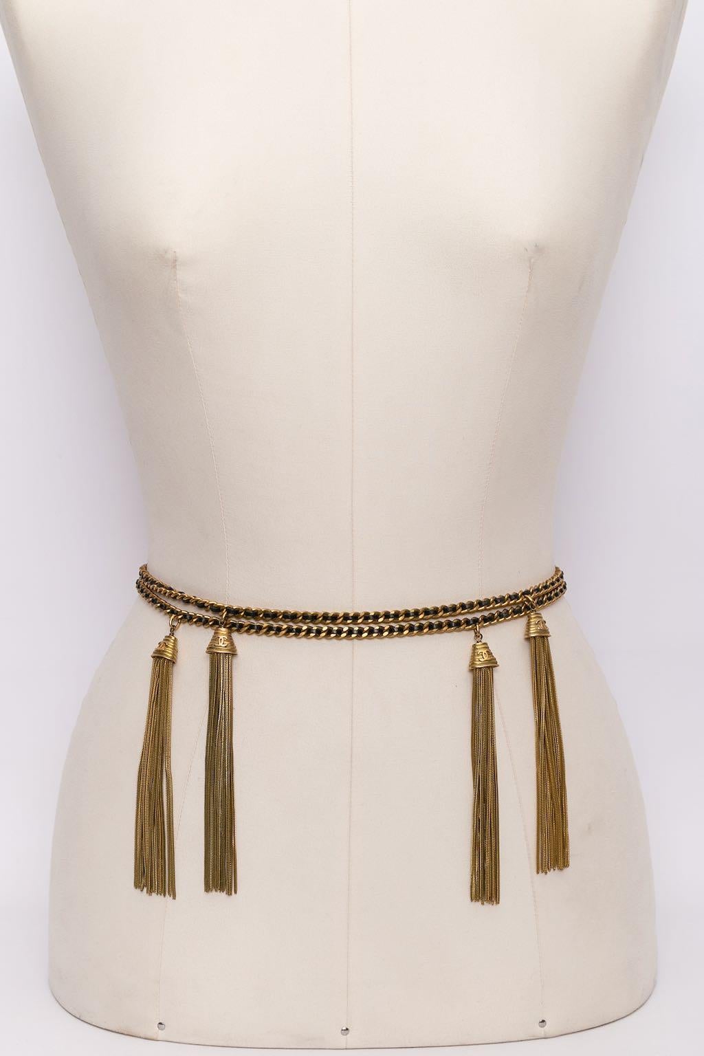 Chanel Long Tassels Necklace of Gilted Metal Chain, 1994 In Excellent Condition For Sale In SAINT-OUEN-SUR-SEINE, FR