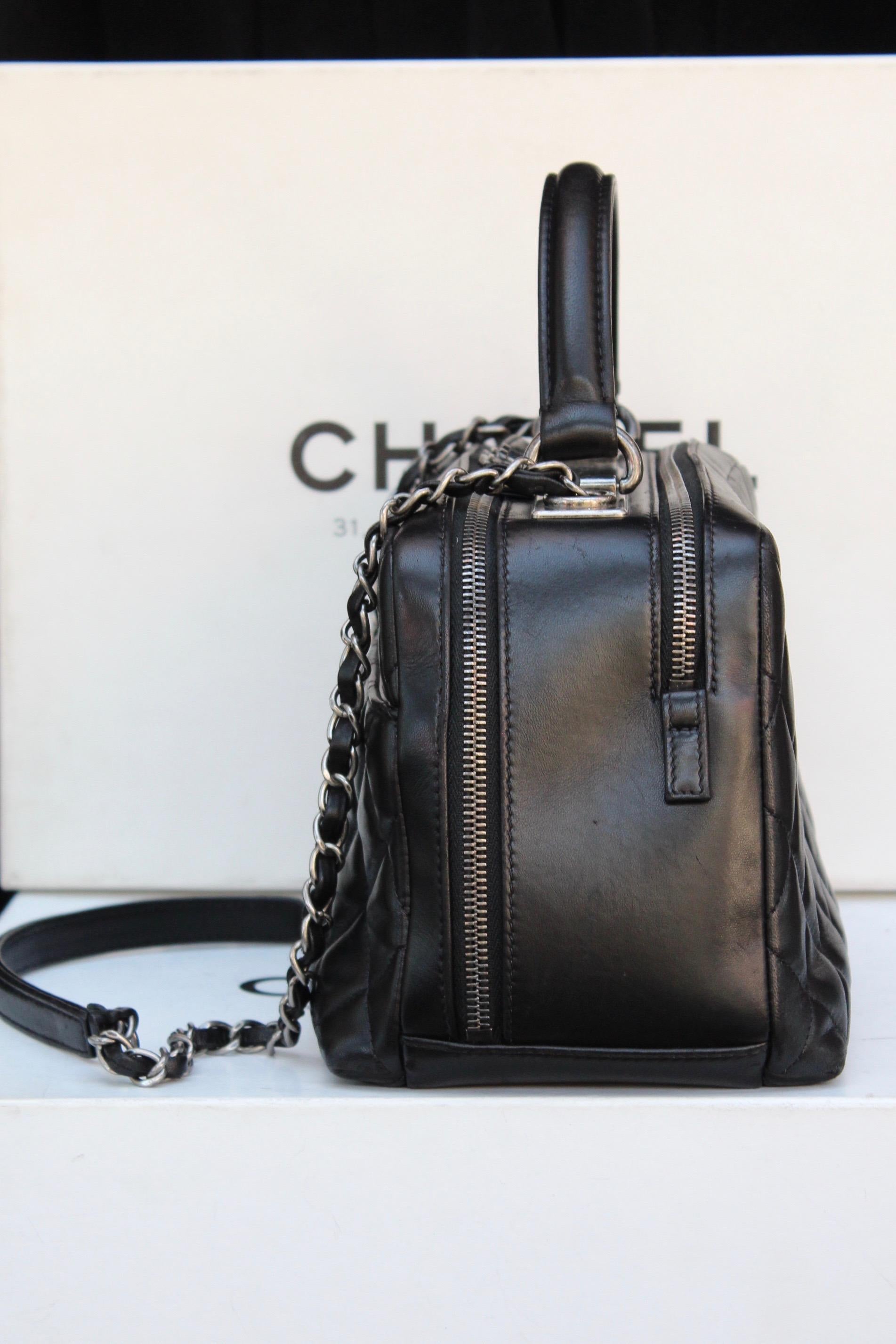 Chanel lovely black quilted bowling bag, 2010s In Excellent Condition For Sale In Paris, FR