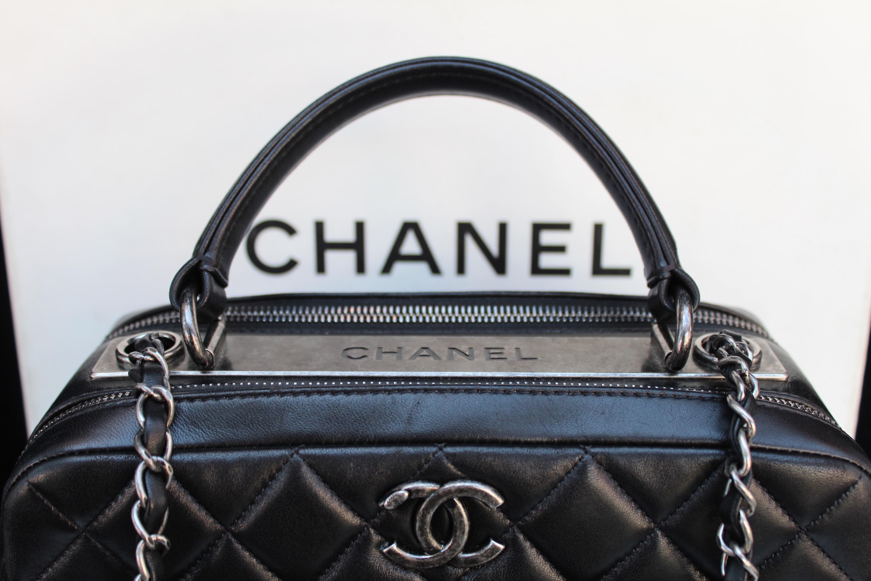 Chanel lovely black quilted bowling bag, 2010s For Sale 2