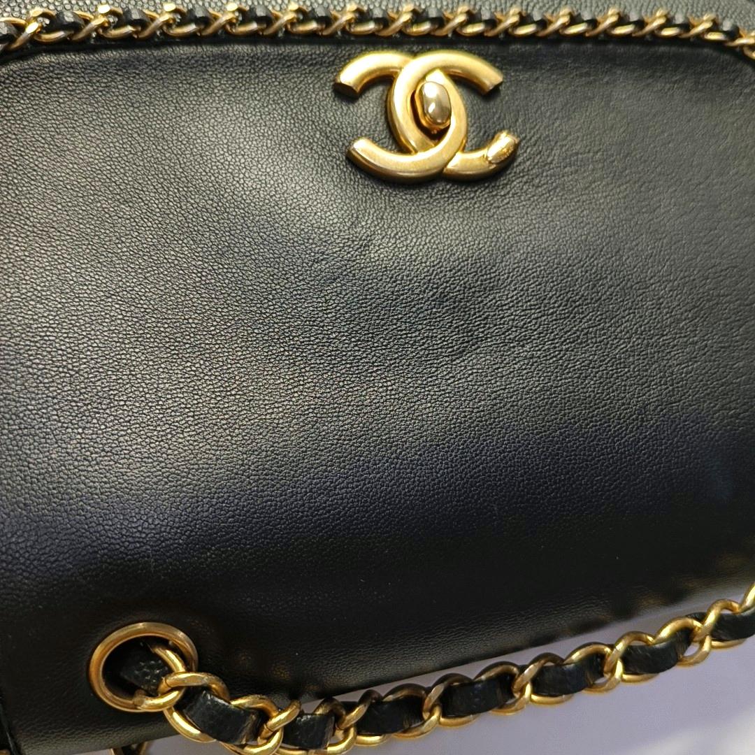 Chanel Lovely Chains Flap Bag Black Calfskin Leather Gold Hardware 2018-19 3