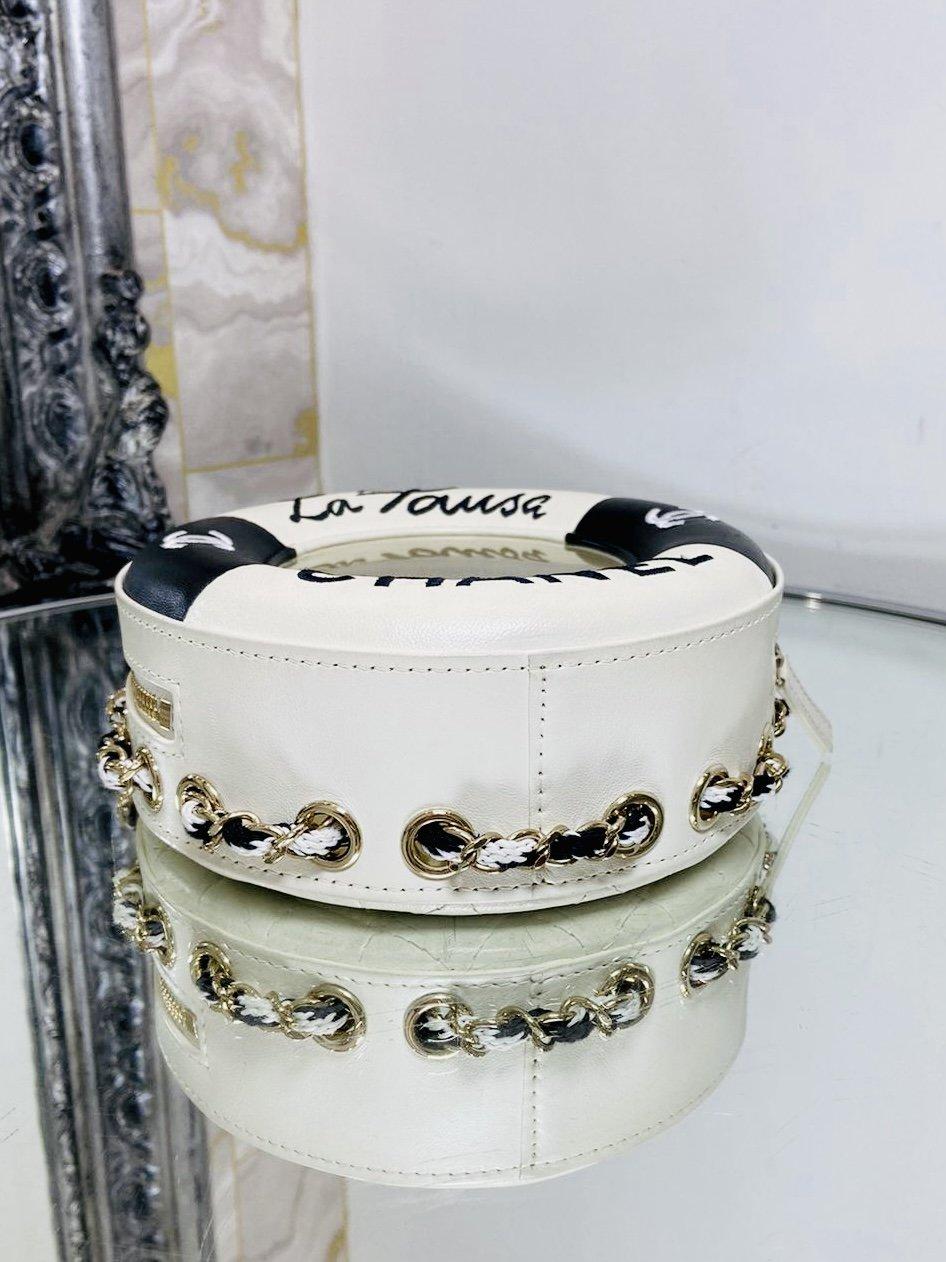 Chanel édition limitée La Pausa Rescue Buoy Bag Excellent état - En vente à London, GB