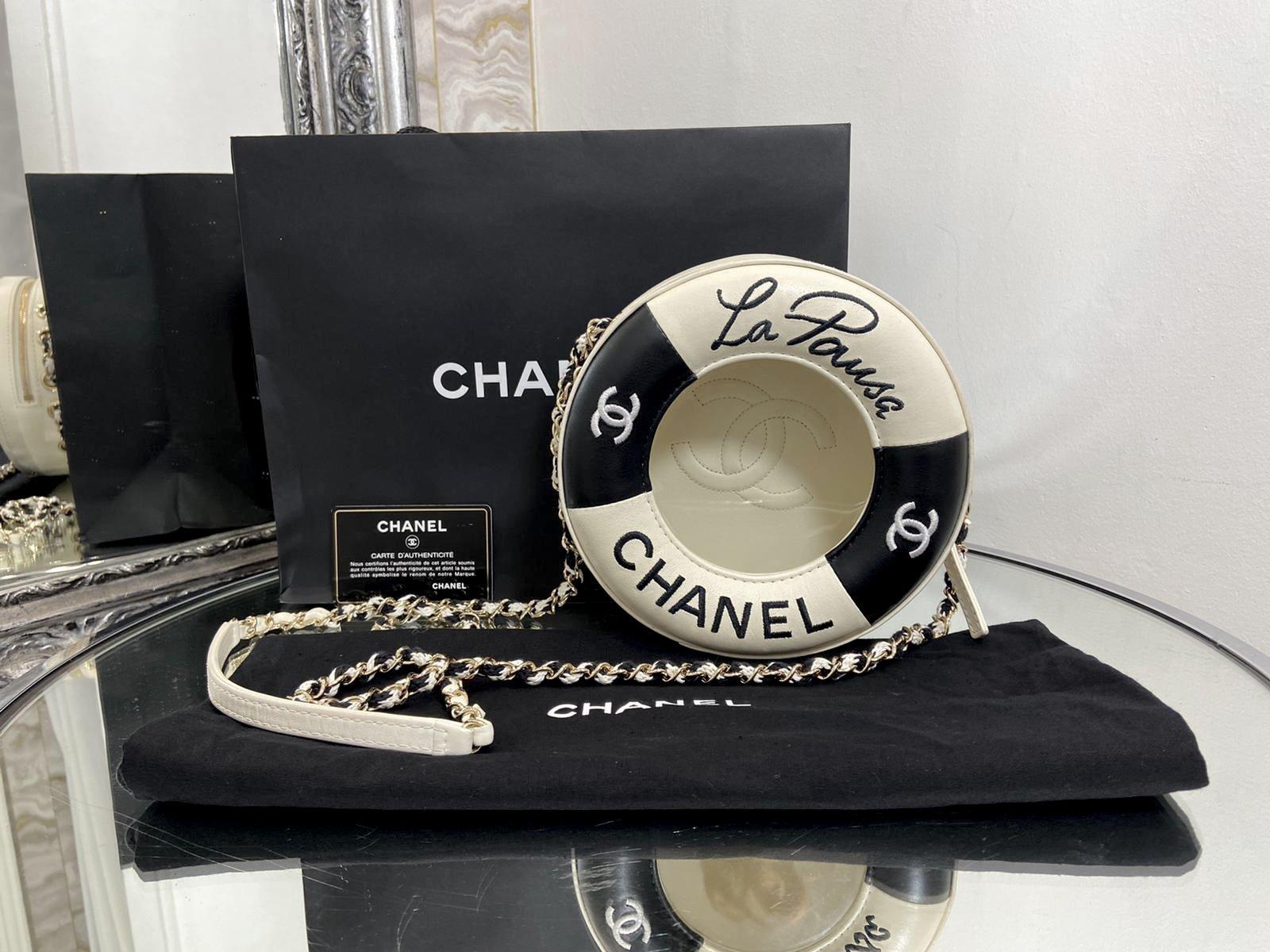 Chanel édition limitée La Pausa Rescue Buoy Bag en vente 1