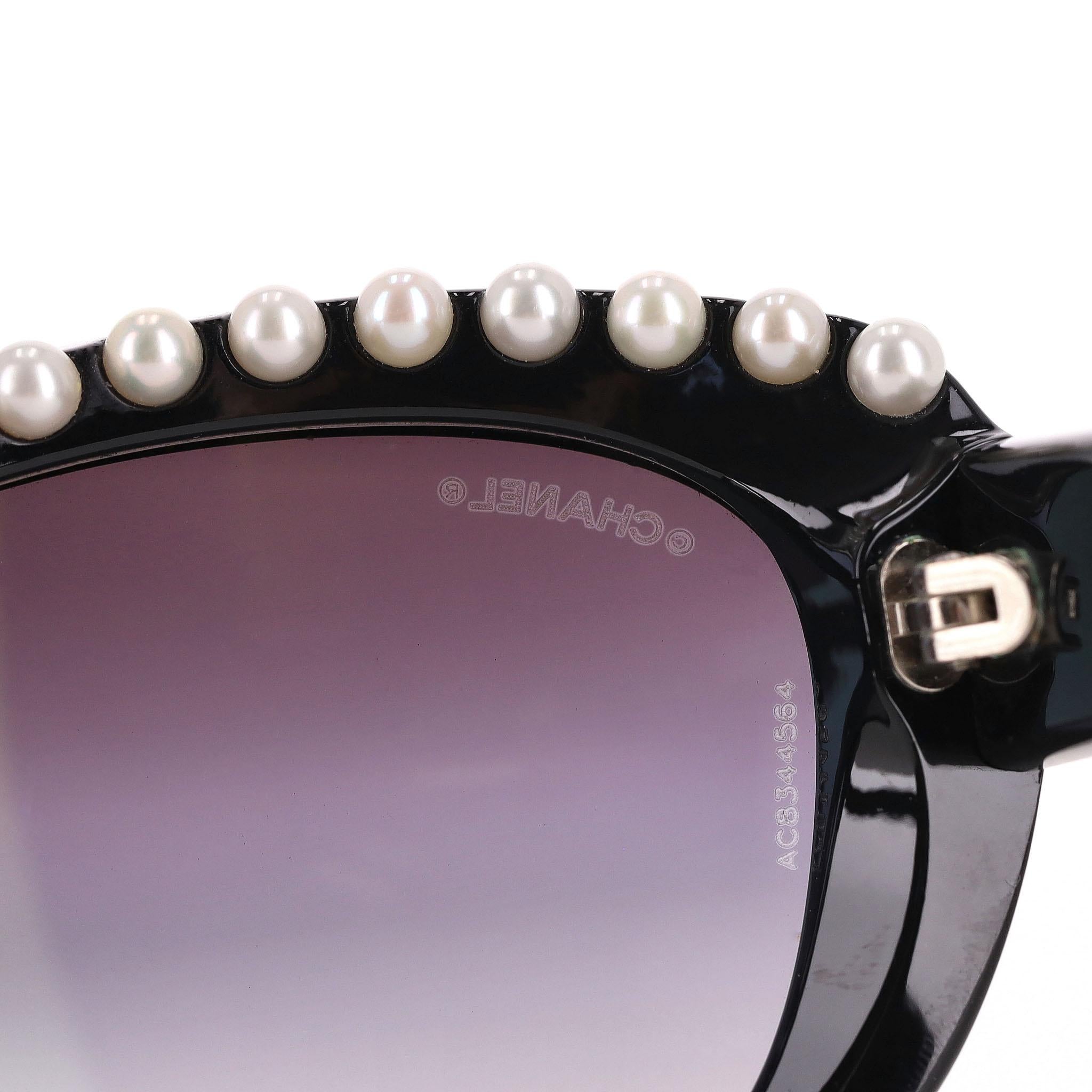 Chanel Ltd Edition Lunettes de soleil yeux de chat ornées de perles 1