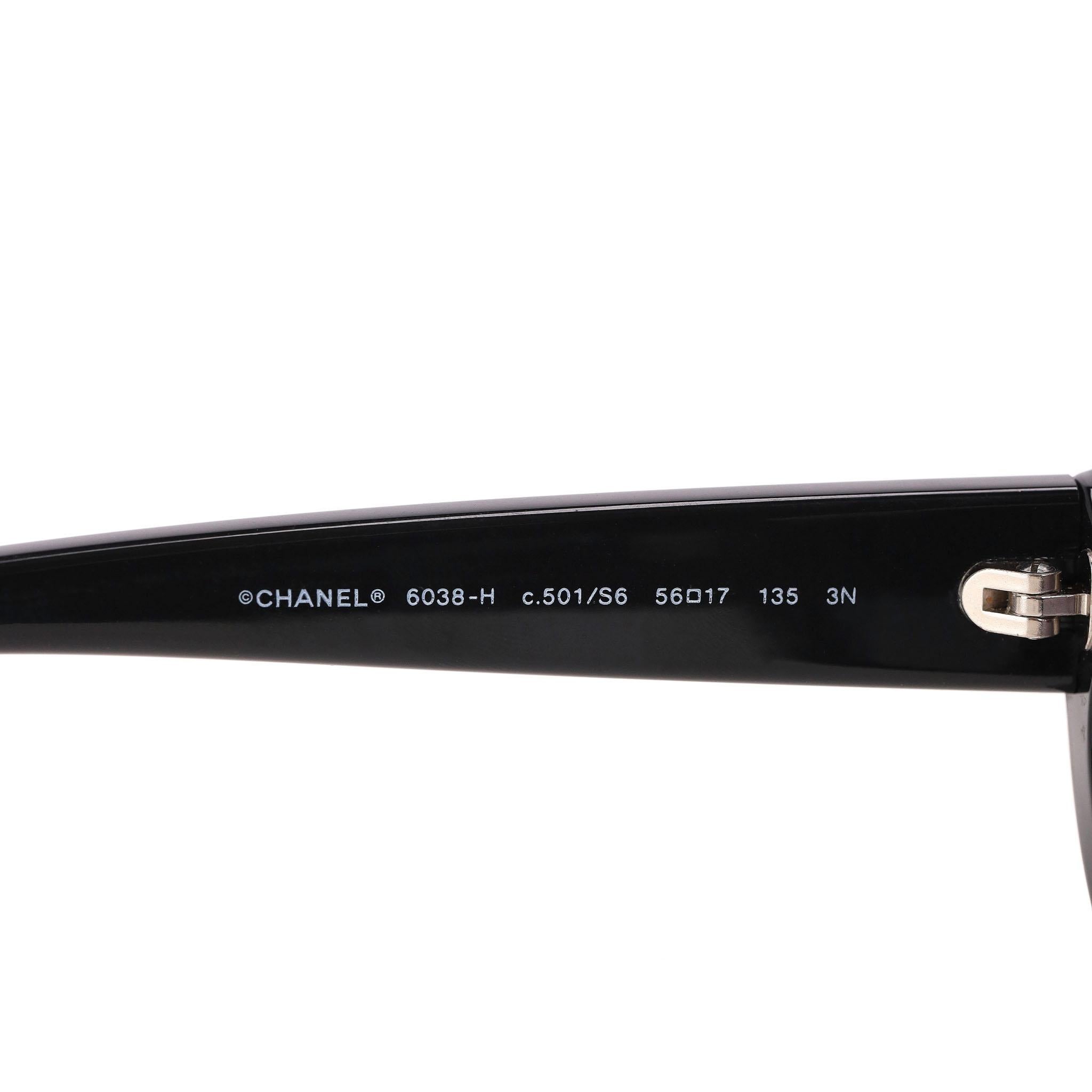 Chanel Ltd Edition Lunettes de soleil yeux de chat ornées de perles 2