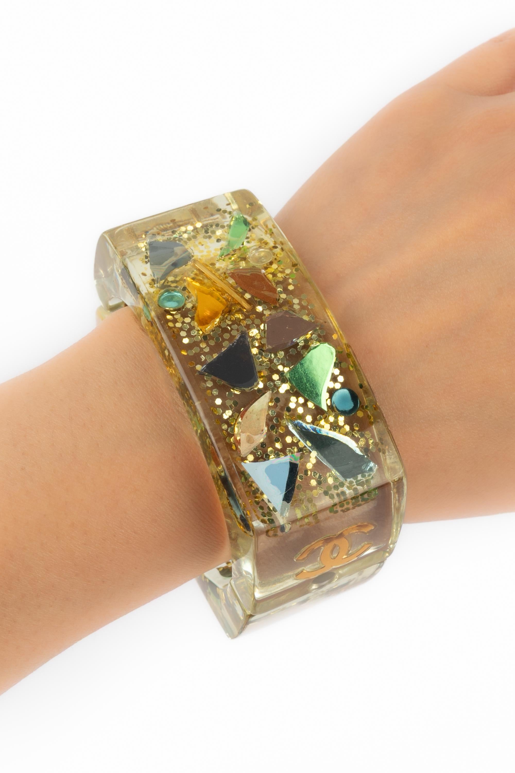 Bracciale in lucite Chanel Primavera 2003 in vendita 8