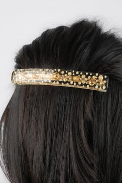 Chanel Pinza para el pelo de lucita con perlas de fantasía, 2013