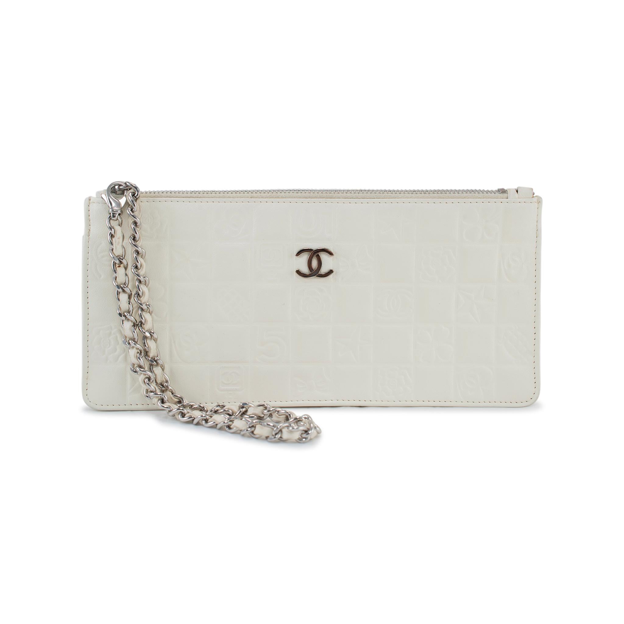 Brand: Chanel

Measurements (W x H x D): 8.75