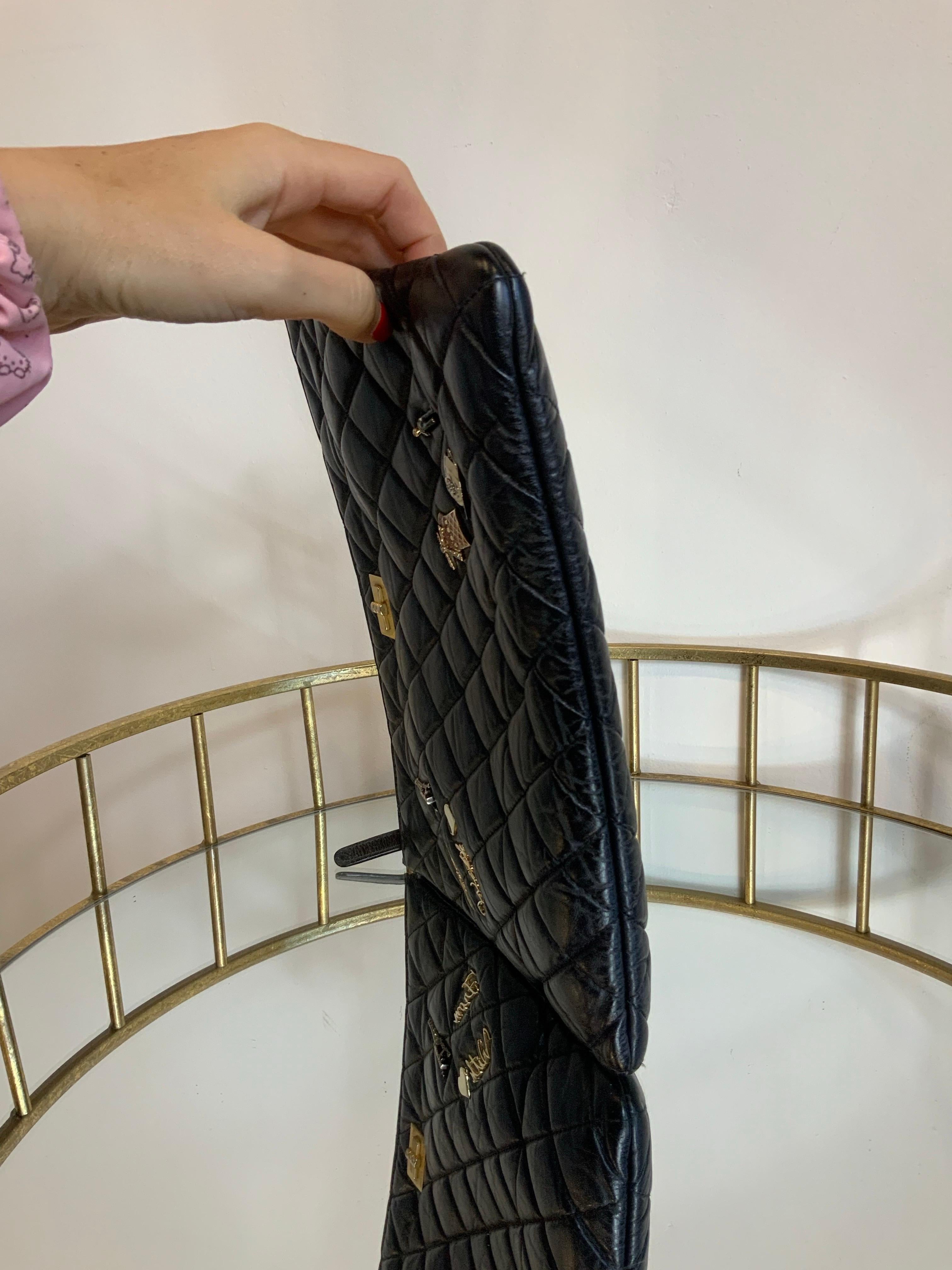Chanel Lucky Charms Reissued gesteppte Clutch im Angebot 3