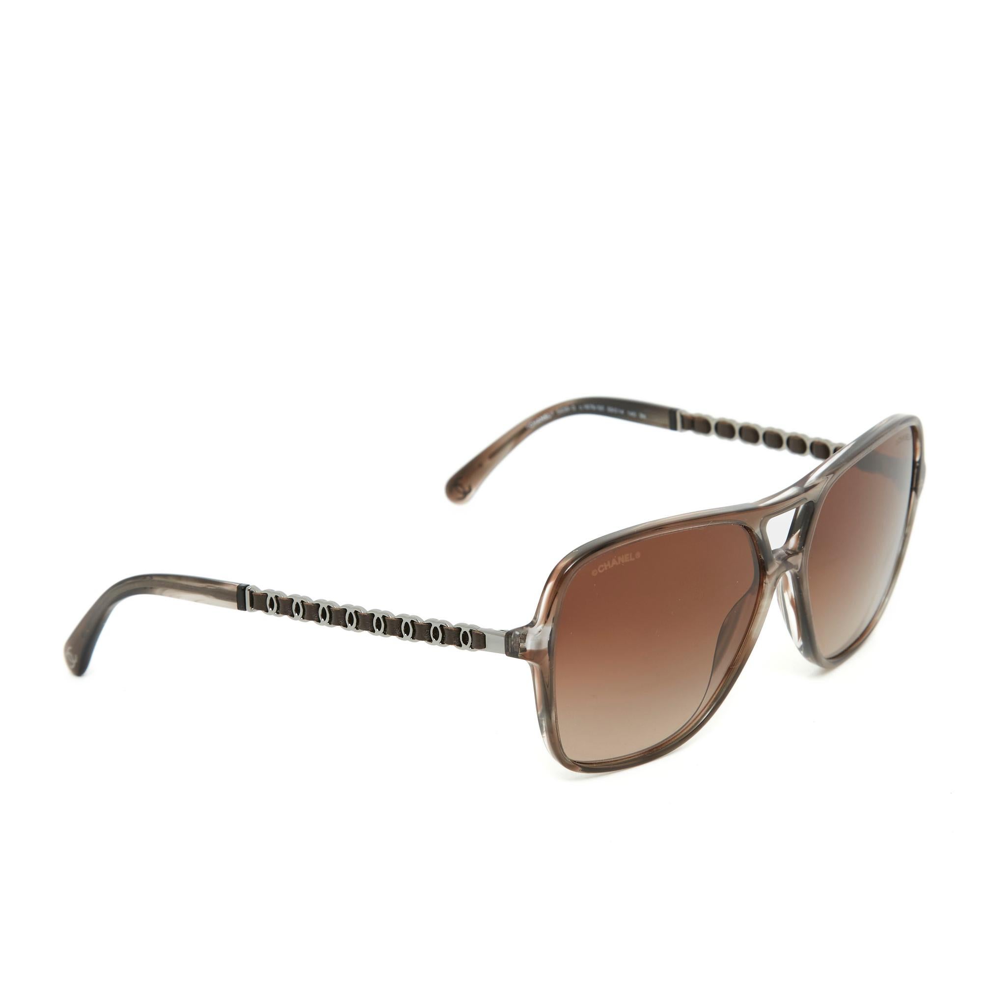 Chanel Lunettes Solaires 2022 CC Chain Clear Brown Pilot Sun Glasses NIB In New Condition For Sale In PARIS, FR