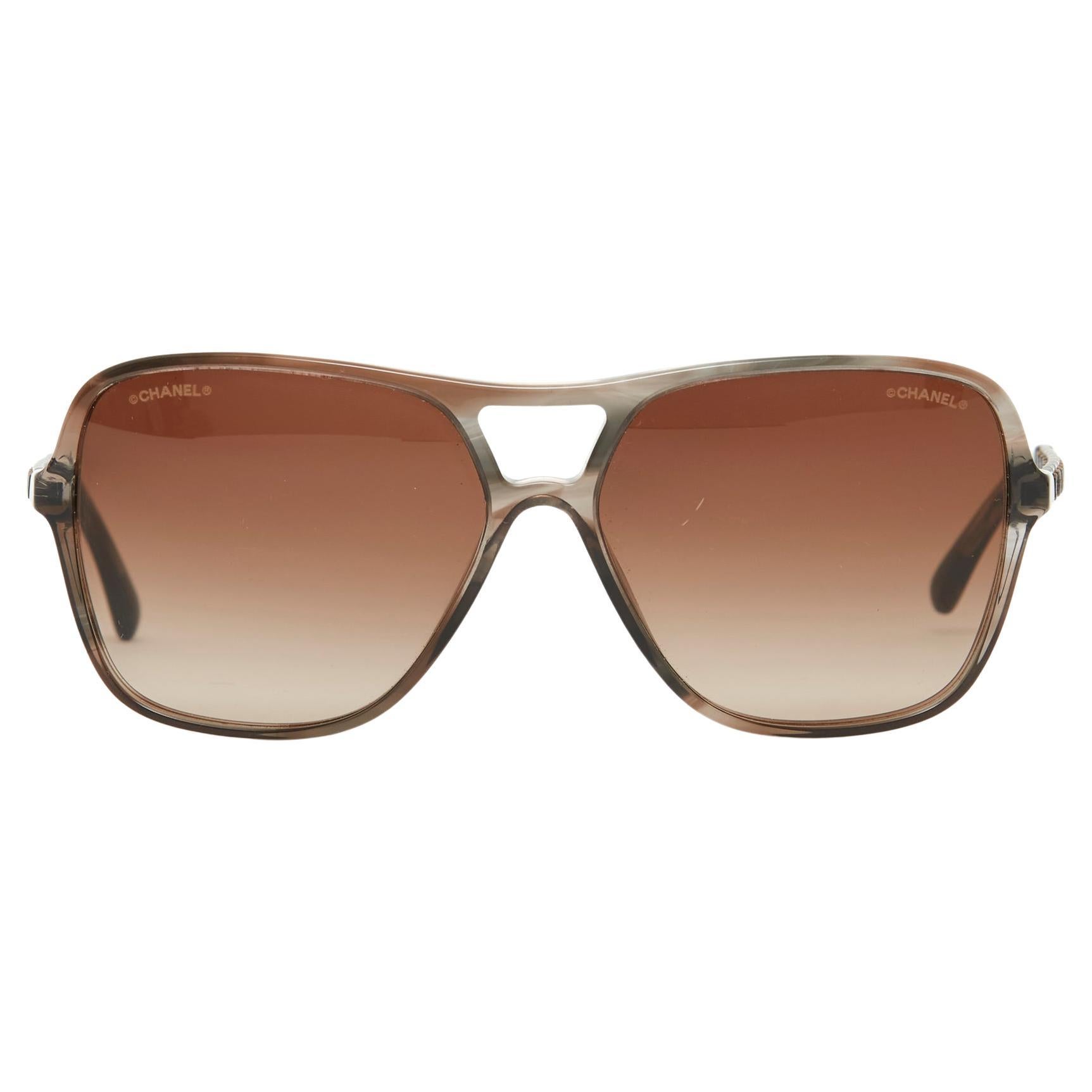 Chanel Lunettes Solaires 2022 CC Chain Clear Brown Pilot Sun Glasses NIB For Sale
