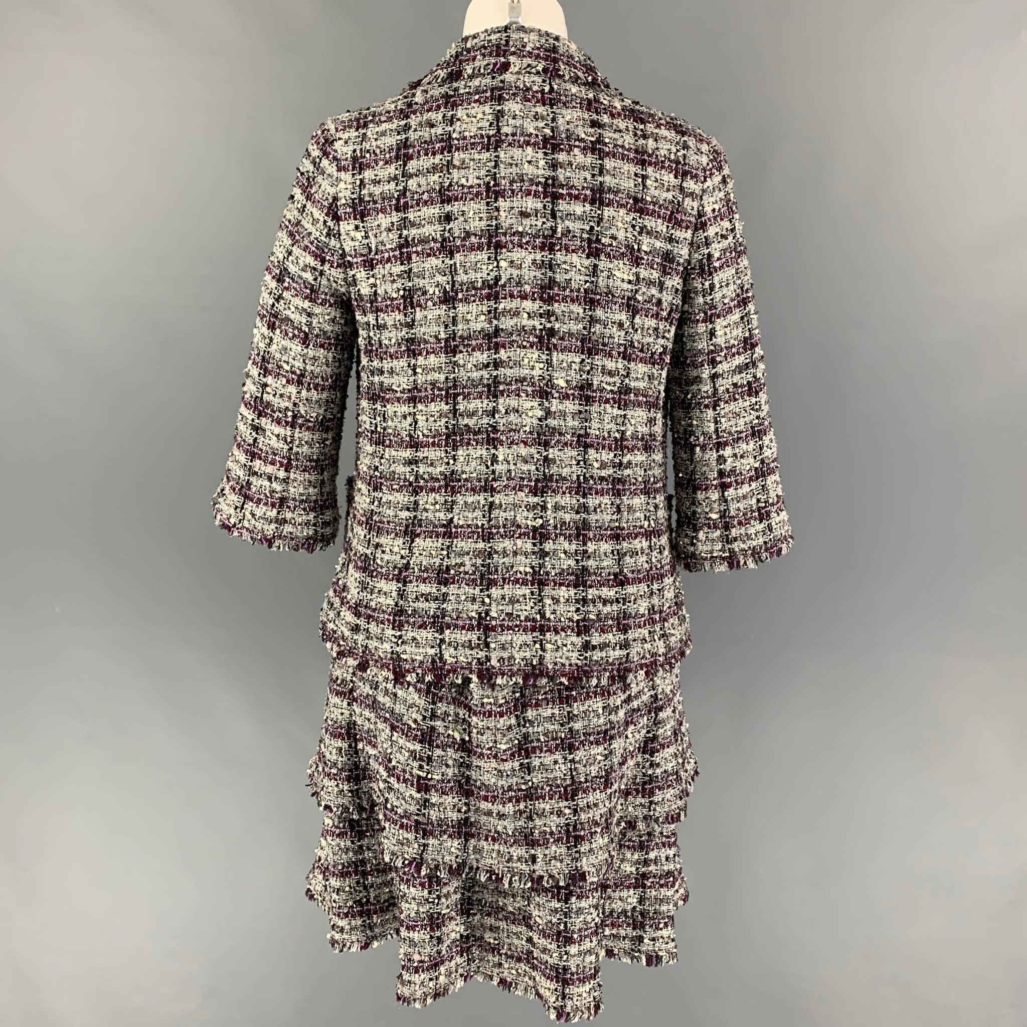CHANEL M4137 05A Taille 4 Jupe et veste bouclée métallique gris violet Pour femmes en vente