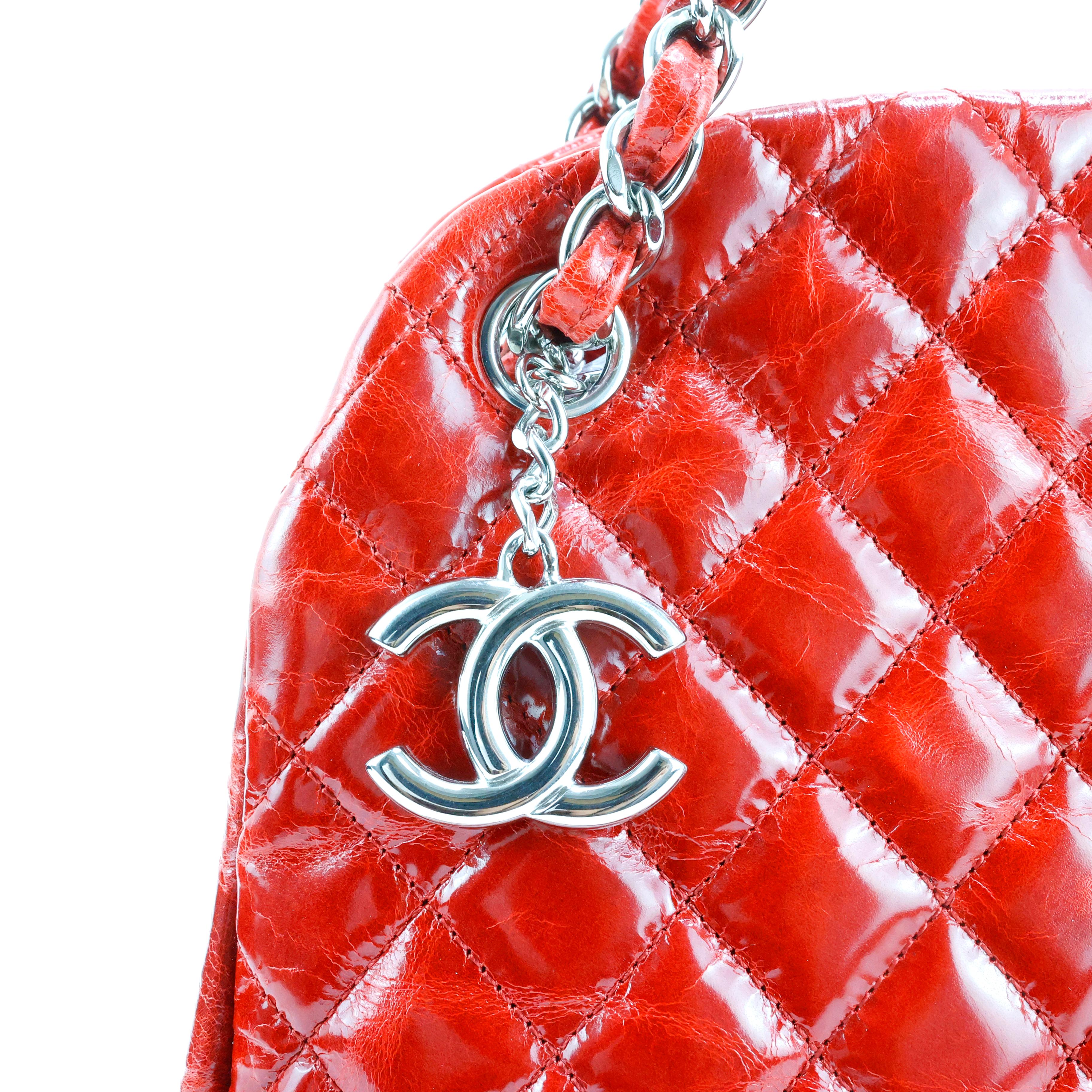 Chanel Mademoiselle Bag in red quilted leather In Excellent Condition For Sale In Bressanone, Trentino-Alto Adige