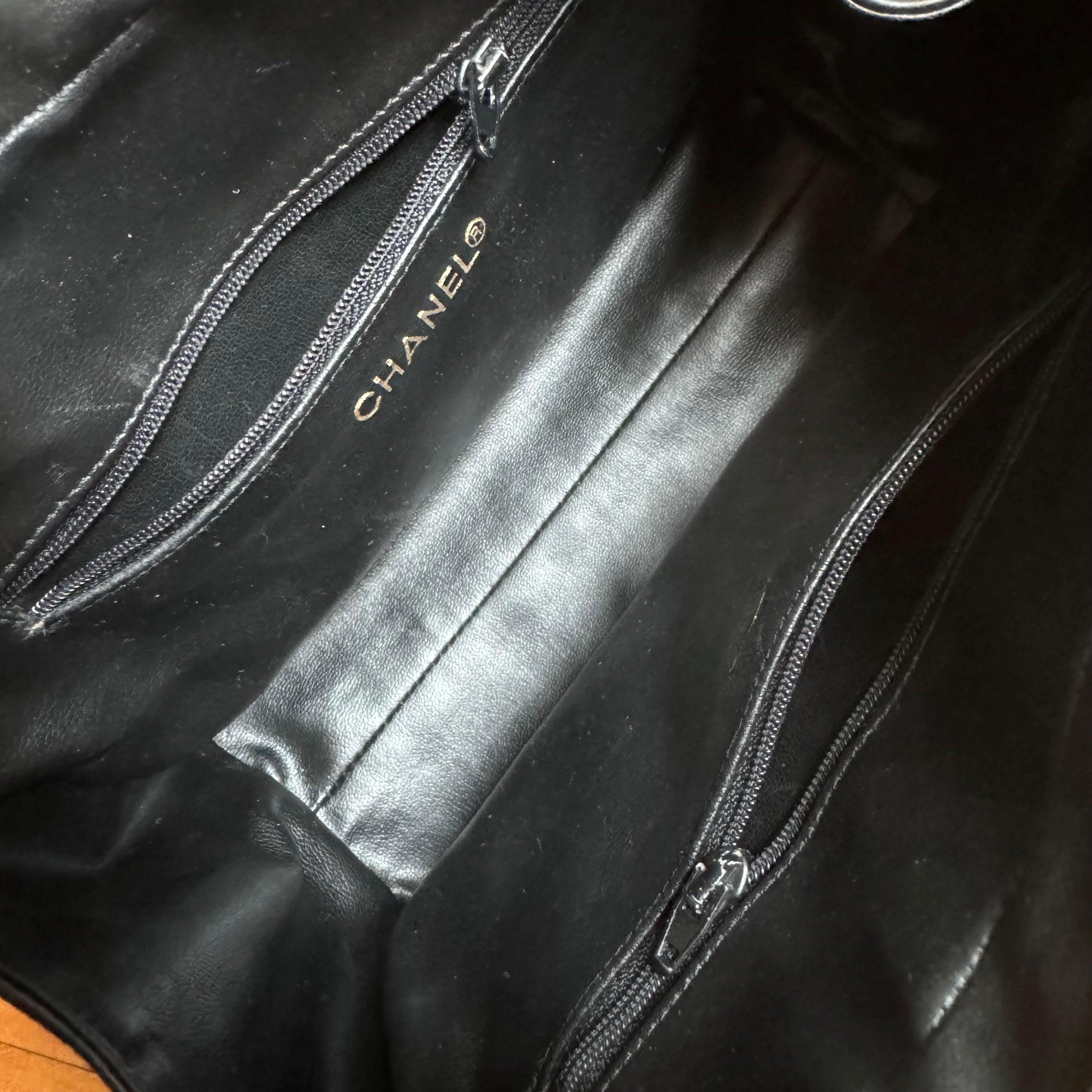 Chanel Mademoiselle Camera Bag Black Double Gold Chain, 1986-1988 For Sale 13