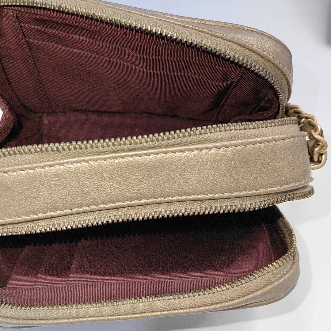 Chanel Mademoiselle Kamera Mini Kupfer Gold Lammfell Leder Gold Kette, 2014 im Zustand „Gut“ im Angebot in AUBERVILLIERS, FR