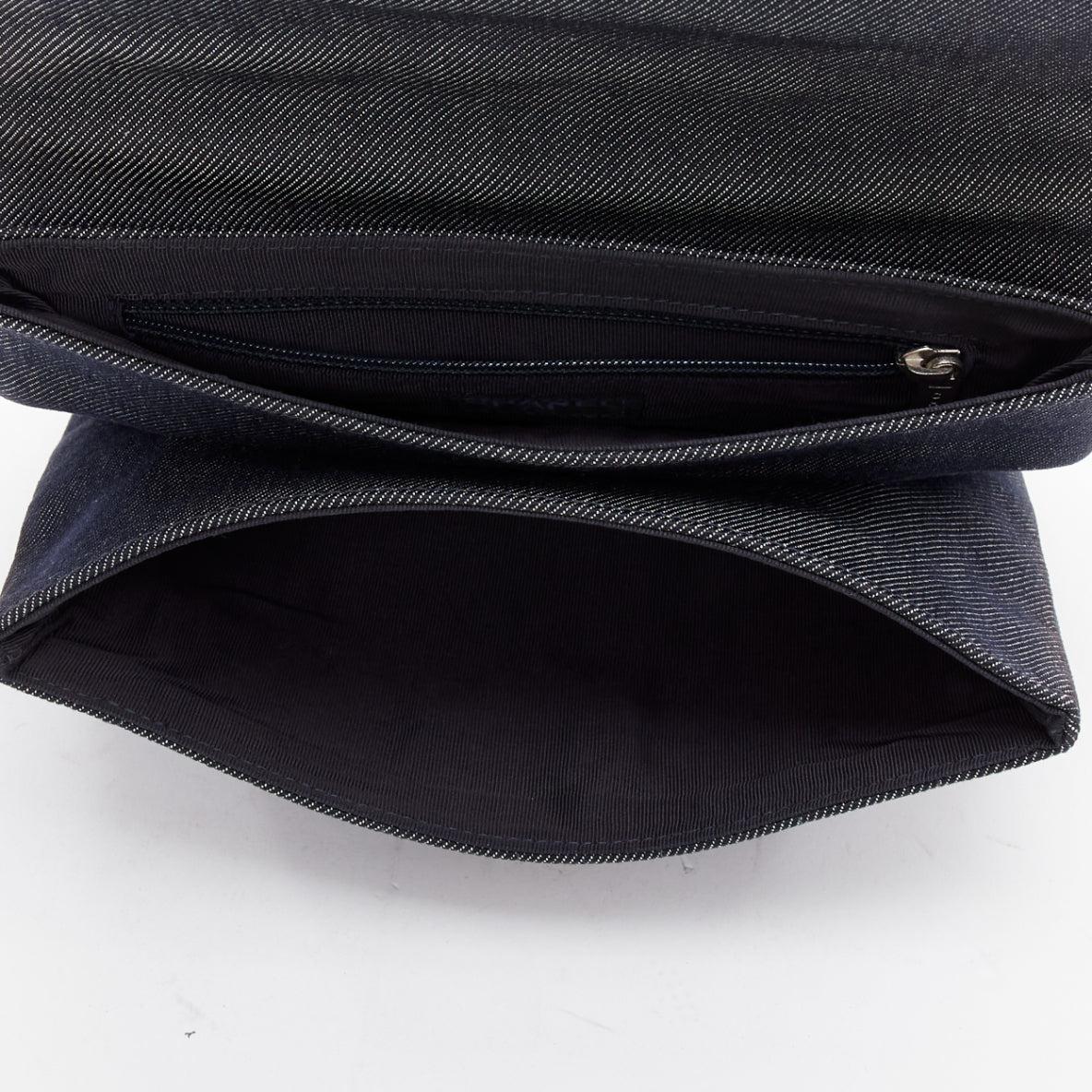 CHANEL Bolso de mano acolchado azul vaquero Mademoiselle Chocolate Bar en venta 3