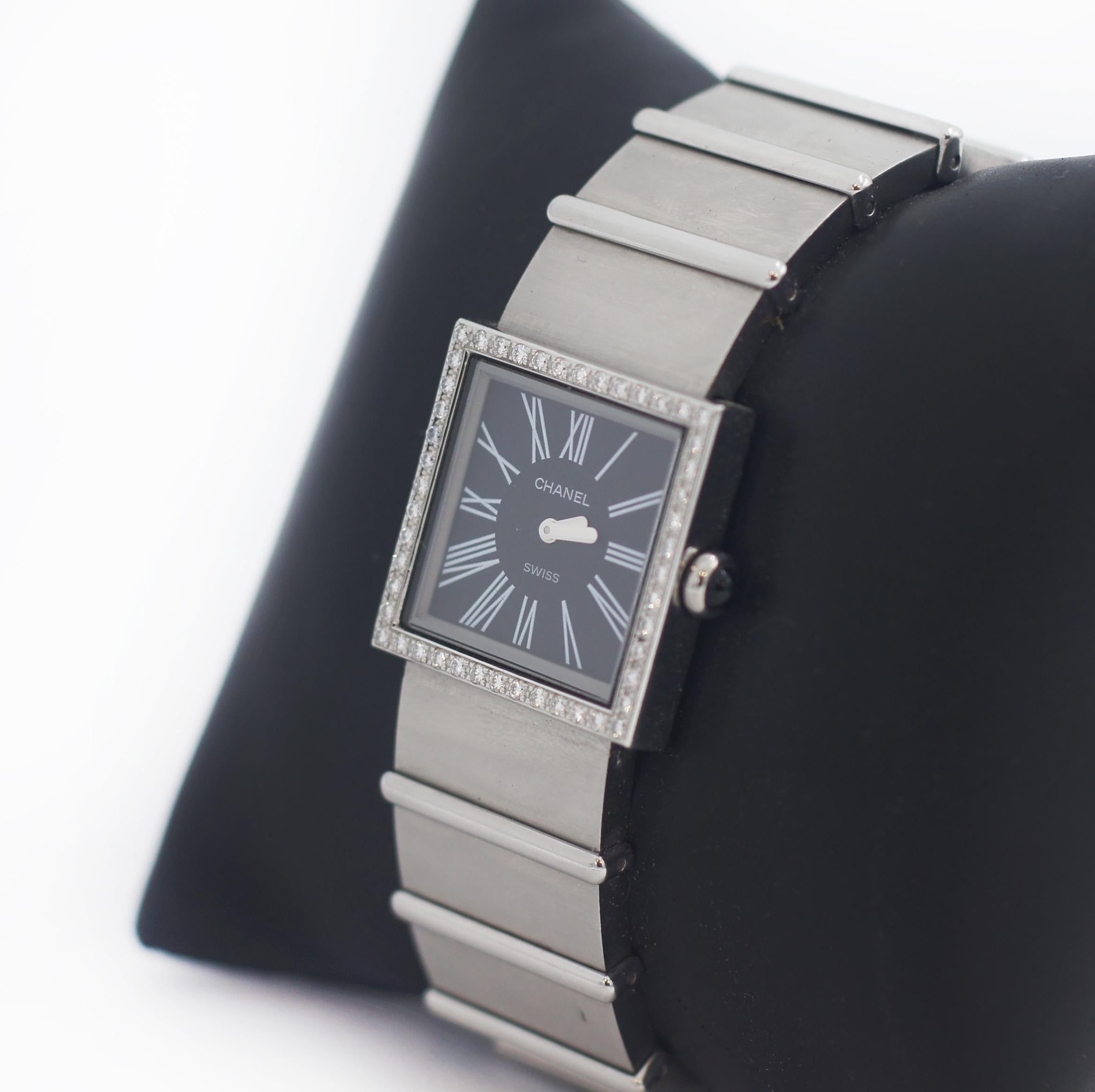 Chanel Mademoiselle Diamant-Lünette-Uhr mit Lünette im Angebot 2