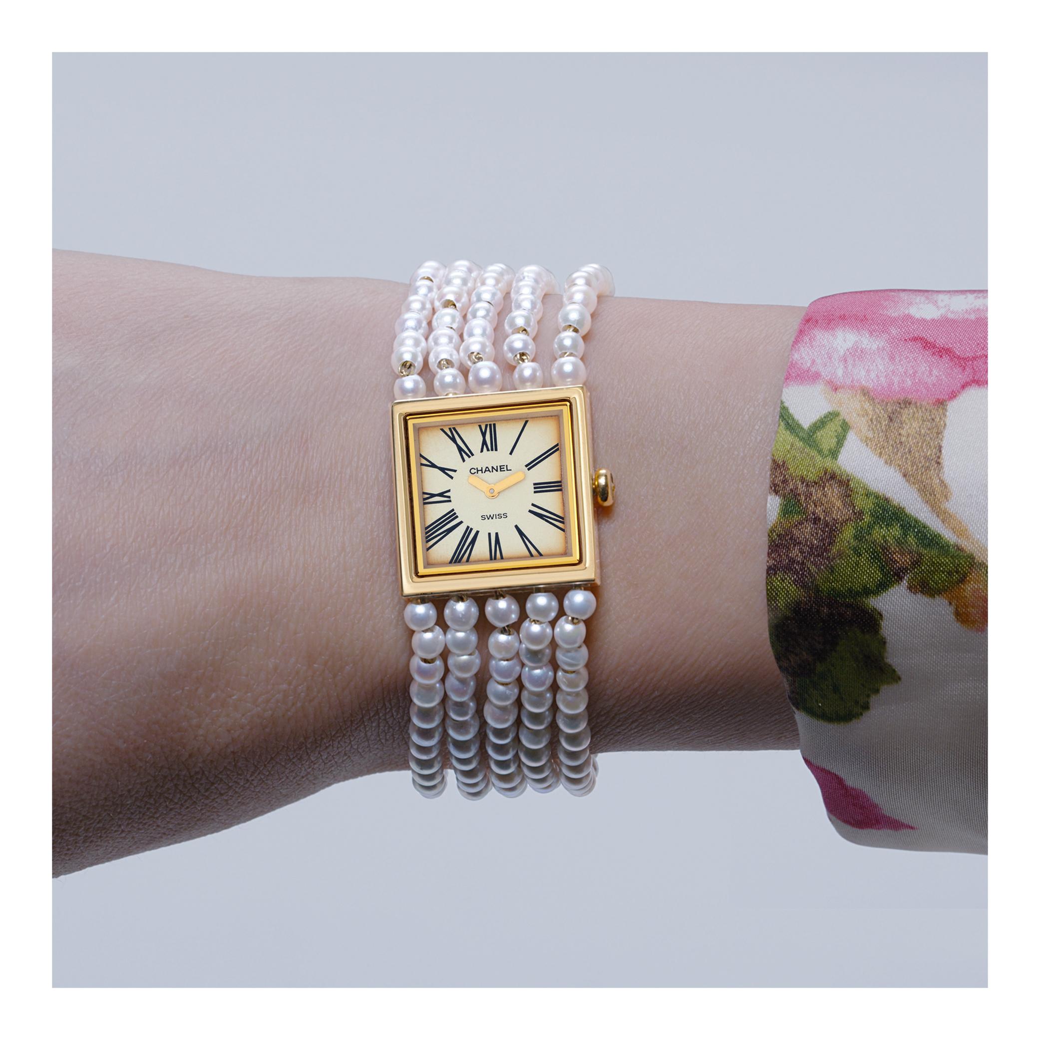 Bead Chanel Mademoiselle h0007 18k yellow gold watch For Sale