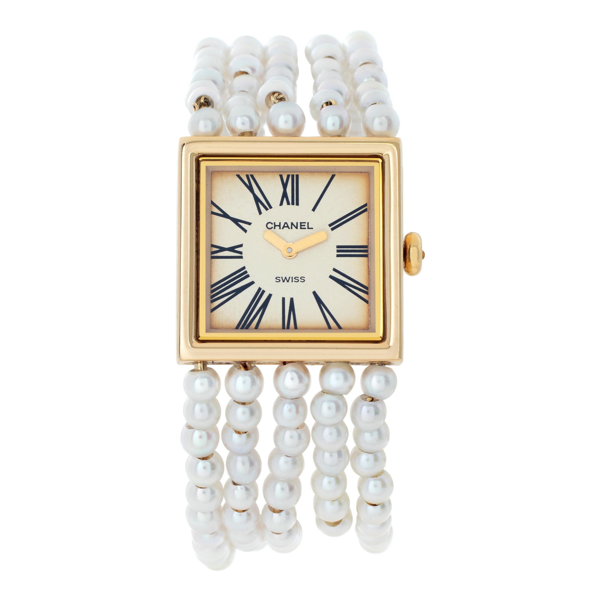 Chanel Mademoiselle h0007 18k yellow gold watch In Good Condition For Sale In Surfside, FL