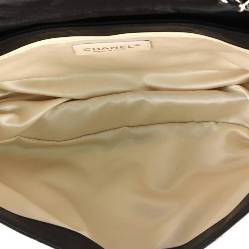 Chanel Mademoiselle Lock Flap Bag Cuir d'agneau matelassé Est Ouest 1