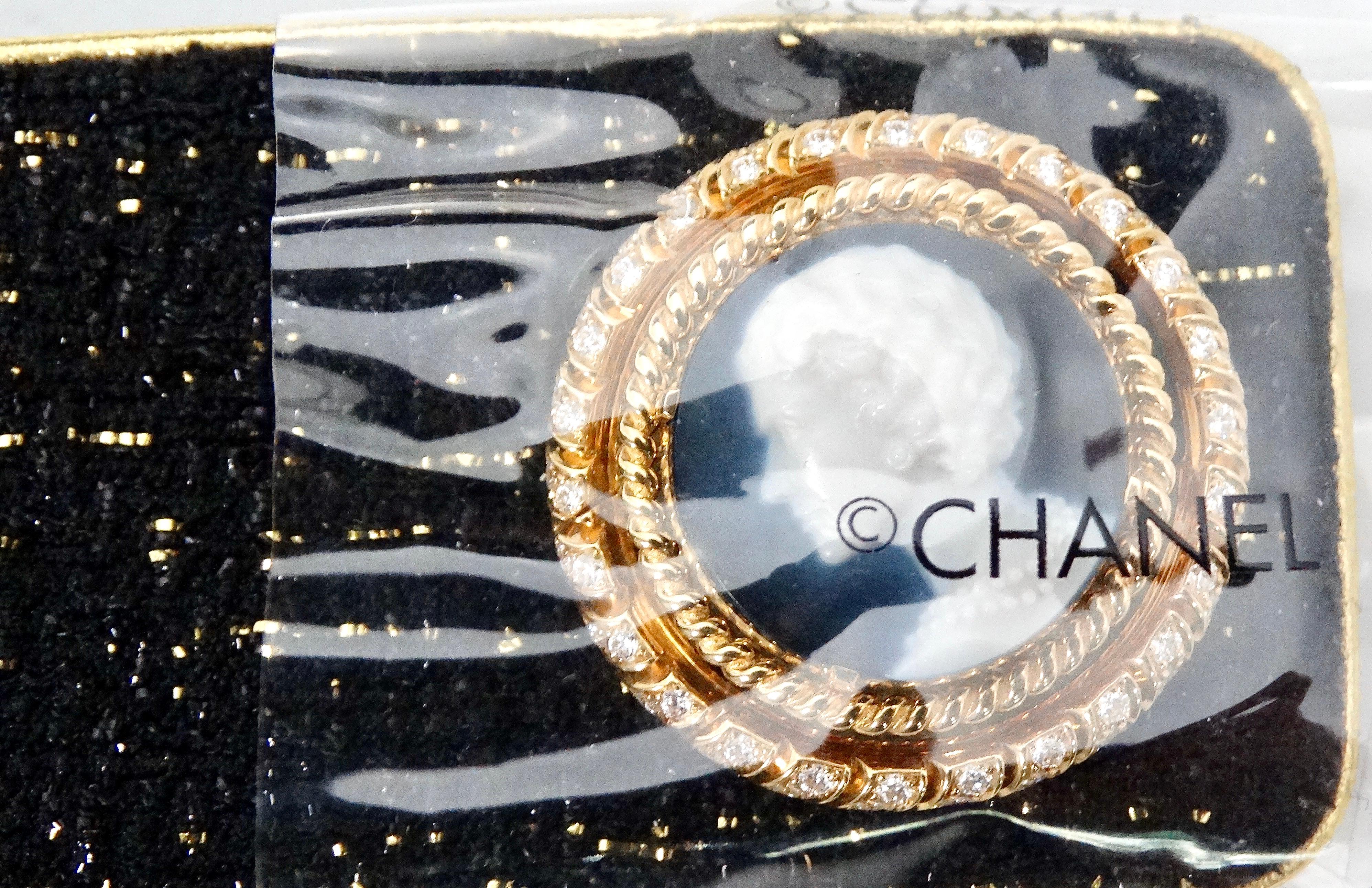 Chanel Mademoiselle Privé Bouton Camée Secret Orologio #1 di 5 in vendita 10