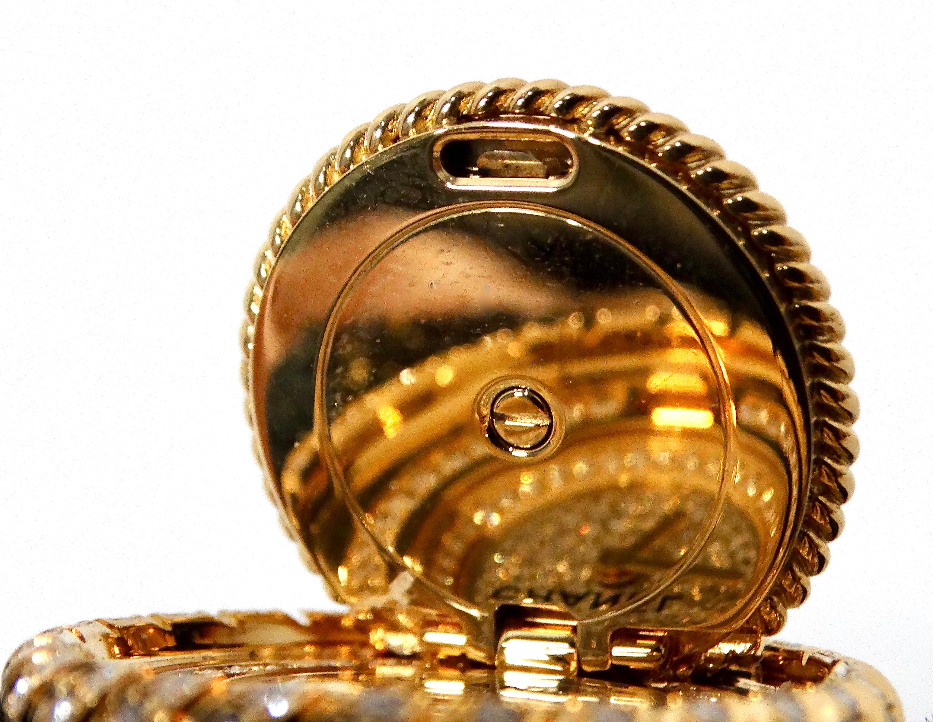 Chanel Mademoiselle Privé Bouton Camée Secret Orologio #1 di 5 in vendita 2