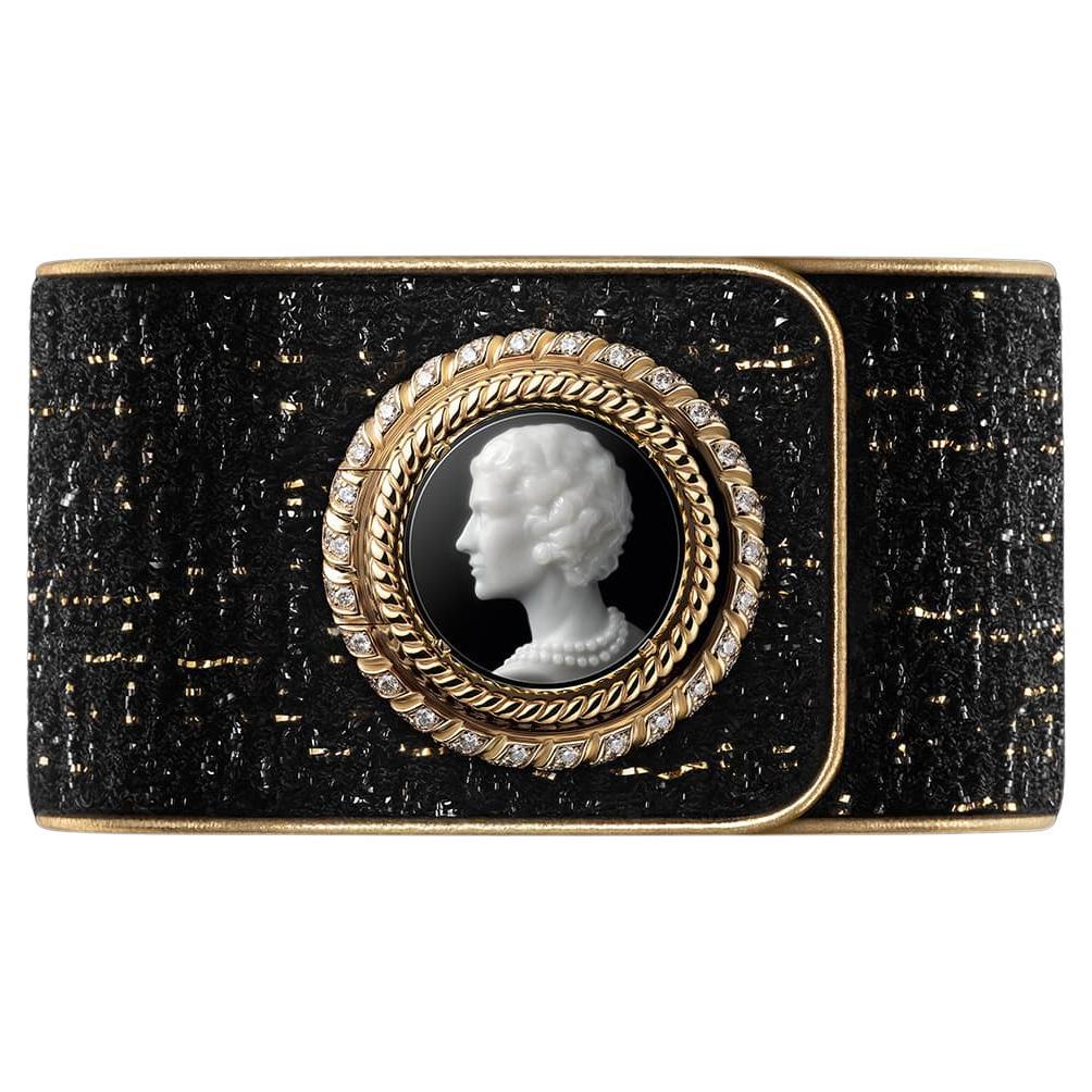 Chanel Mademoiselle Privé Bouton Camée Secret Orologio #1 di 5 in vendita