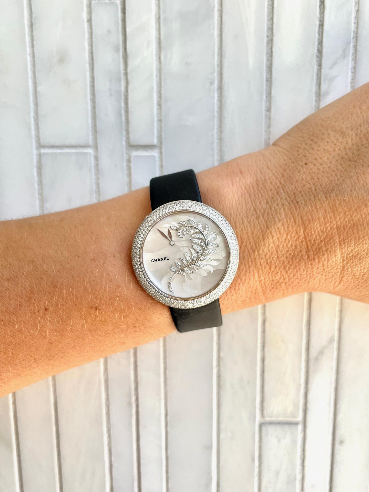 Chanel Mademoiselle Prive-Uhr im Angebot 5