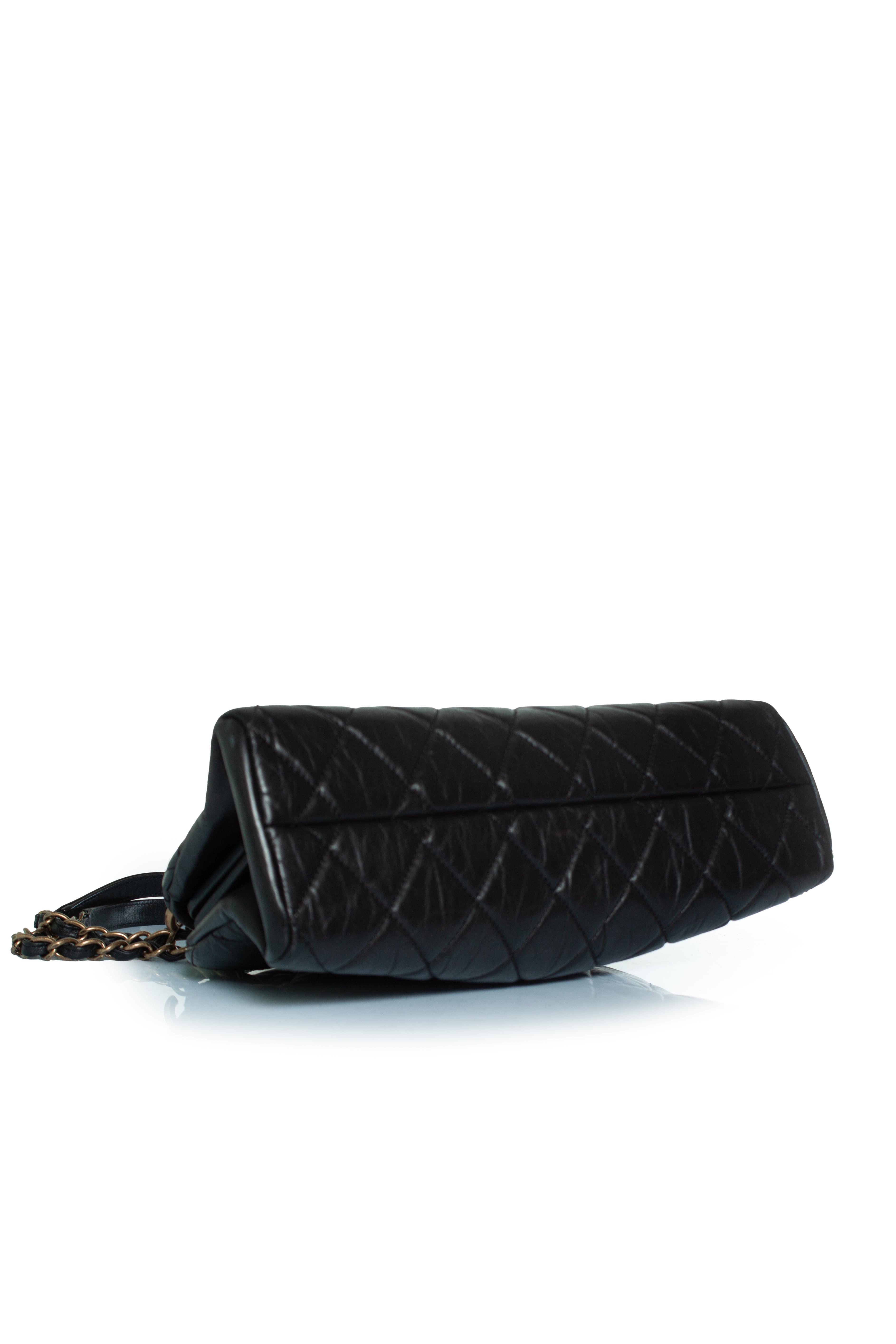 De las mujeres Chanel, bolso mademoiselle en negro en venta