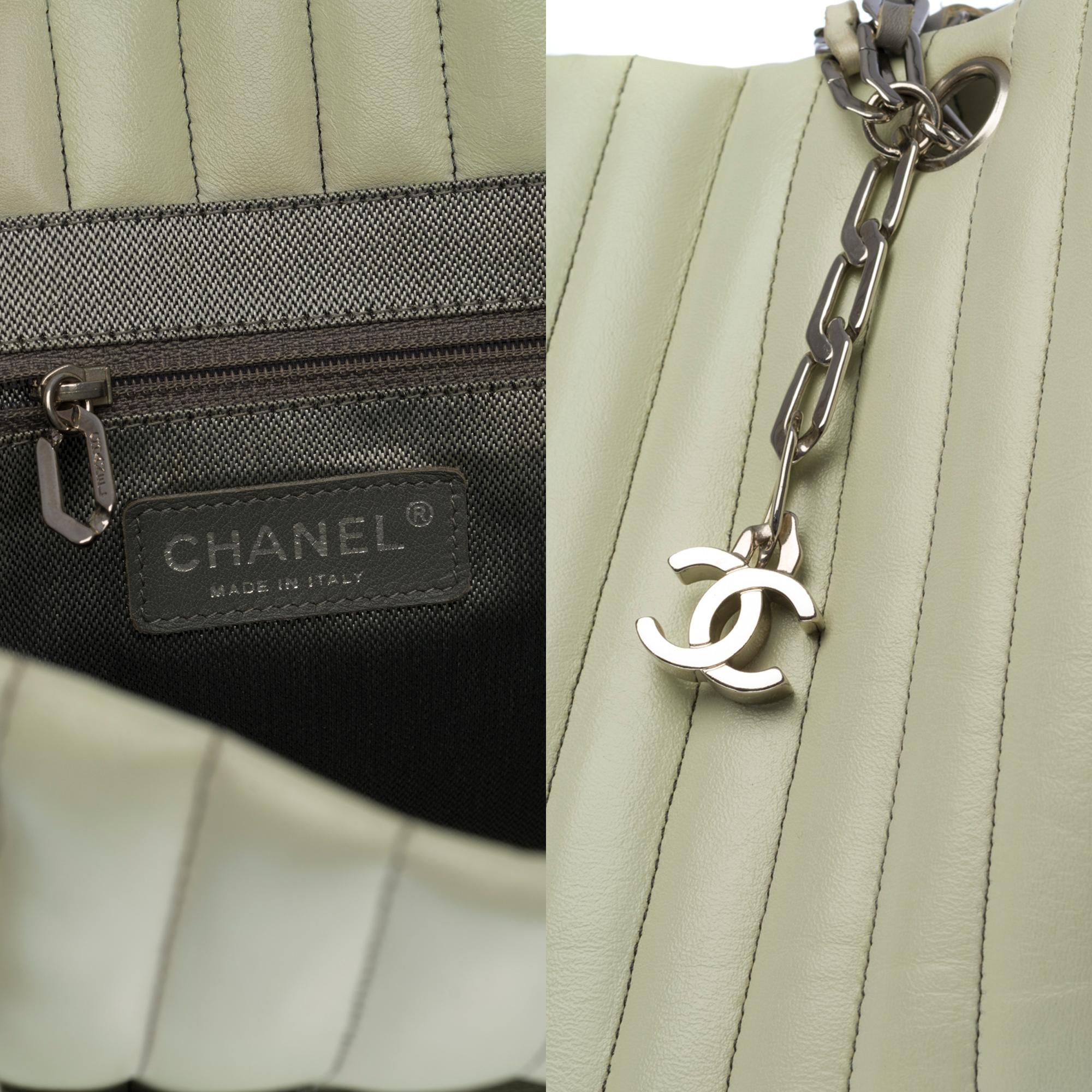 Chanel Mademoiselle Tote bag in light green quilted Vertical lambskin , SHW In Good Condition In Paris, IDF