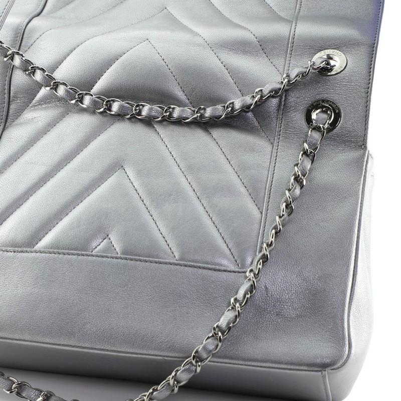 Women's or Men's Chanel Mademoiselle Vintage Flap Bag Chevron Sheepskin Medium